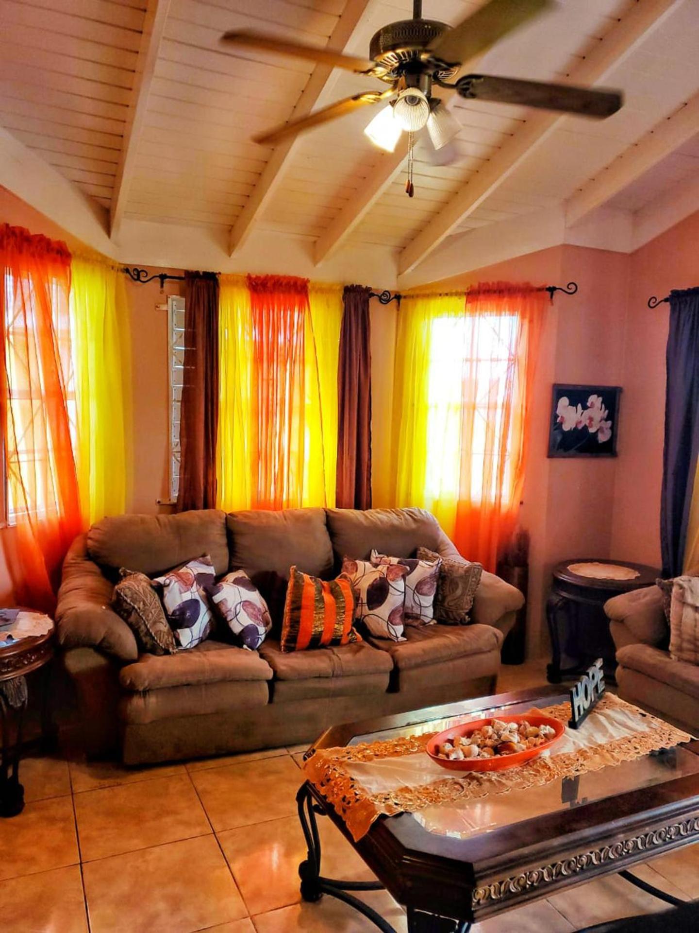 2 Bed-Sleeps 4-Gated community-5 Min Town Centre