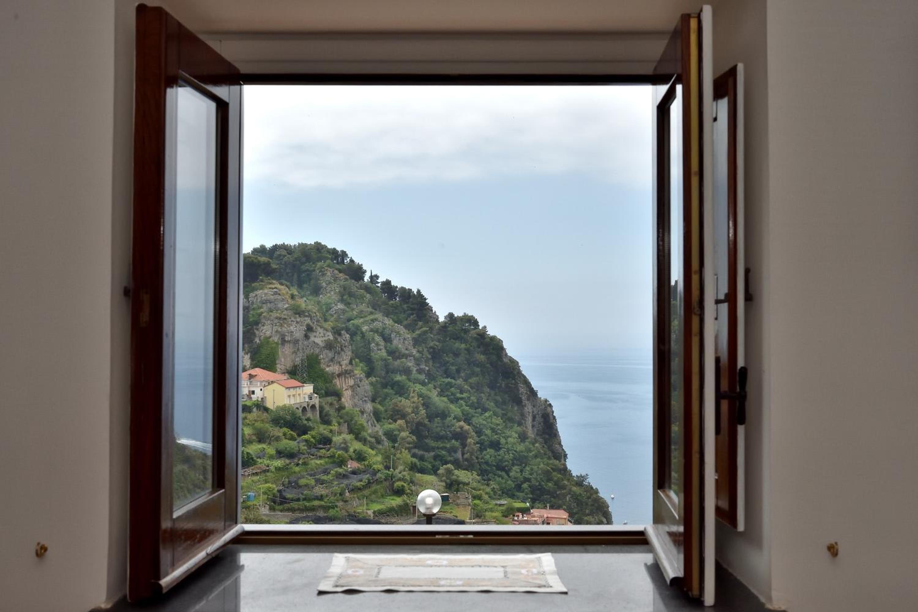 Amalfi Sky View