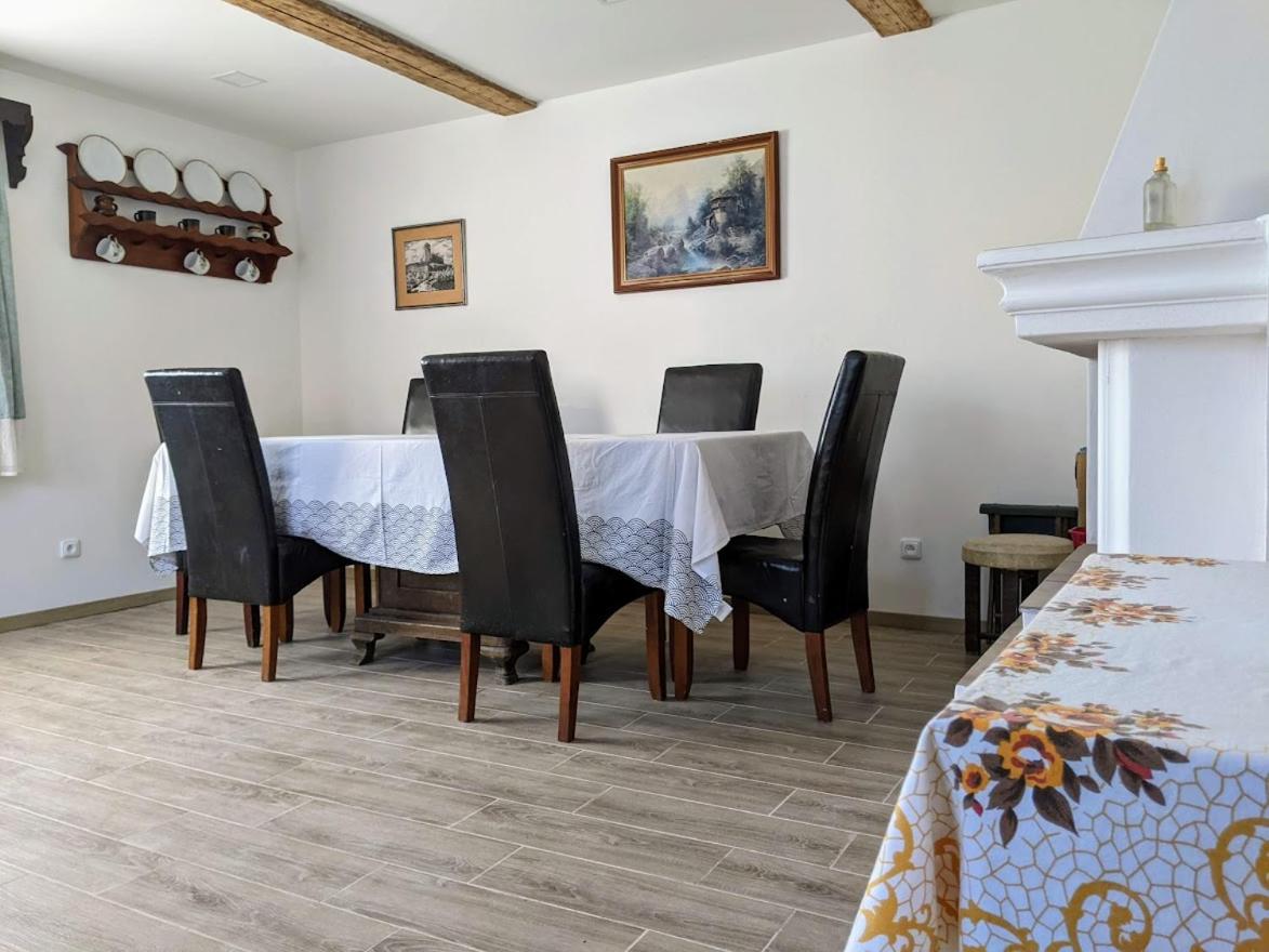 Chalupa u rybníka Střehom