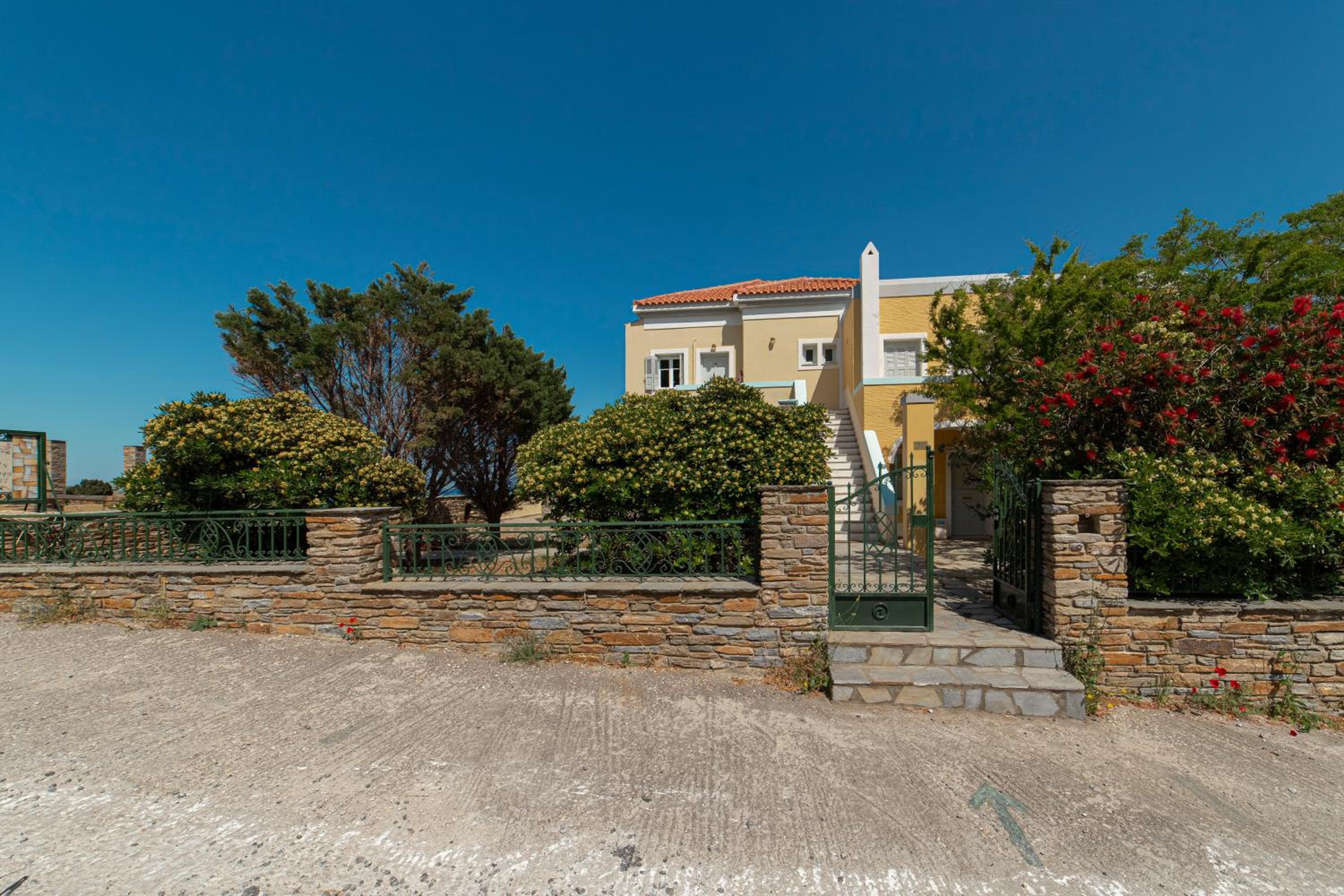 Hotel Spertos Apartments - Image 1