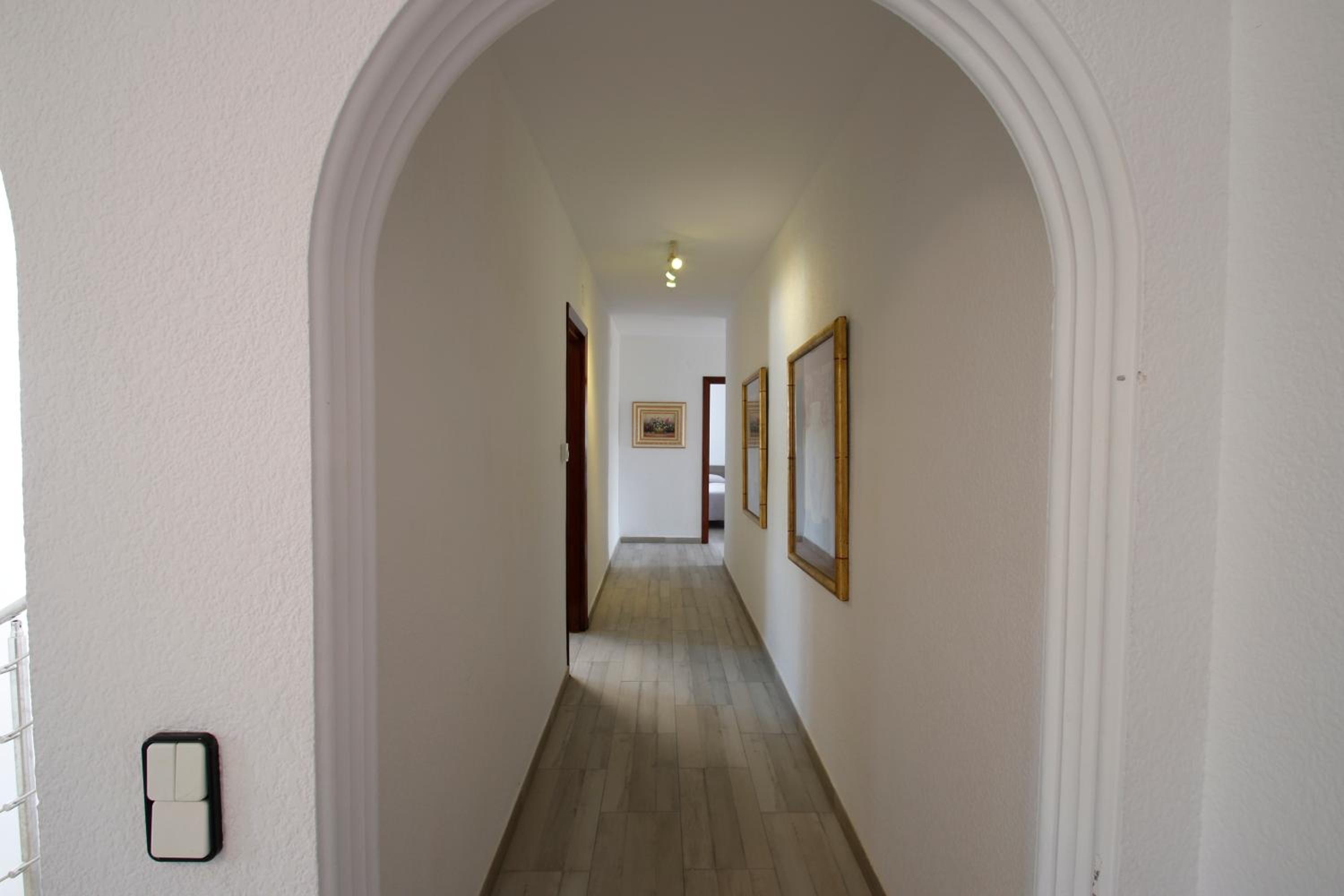 Photo 52