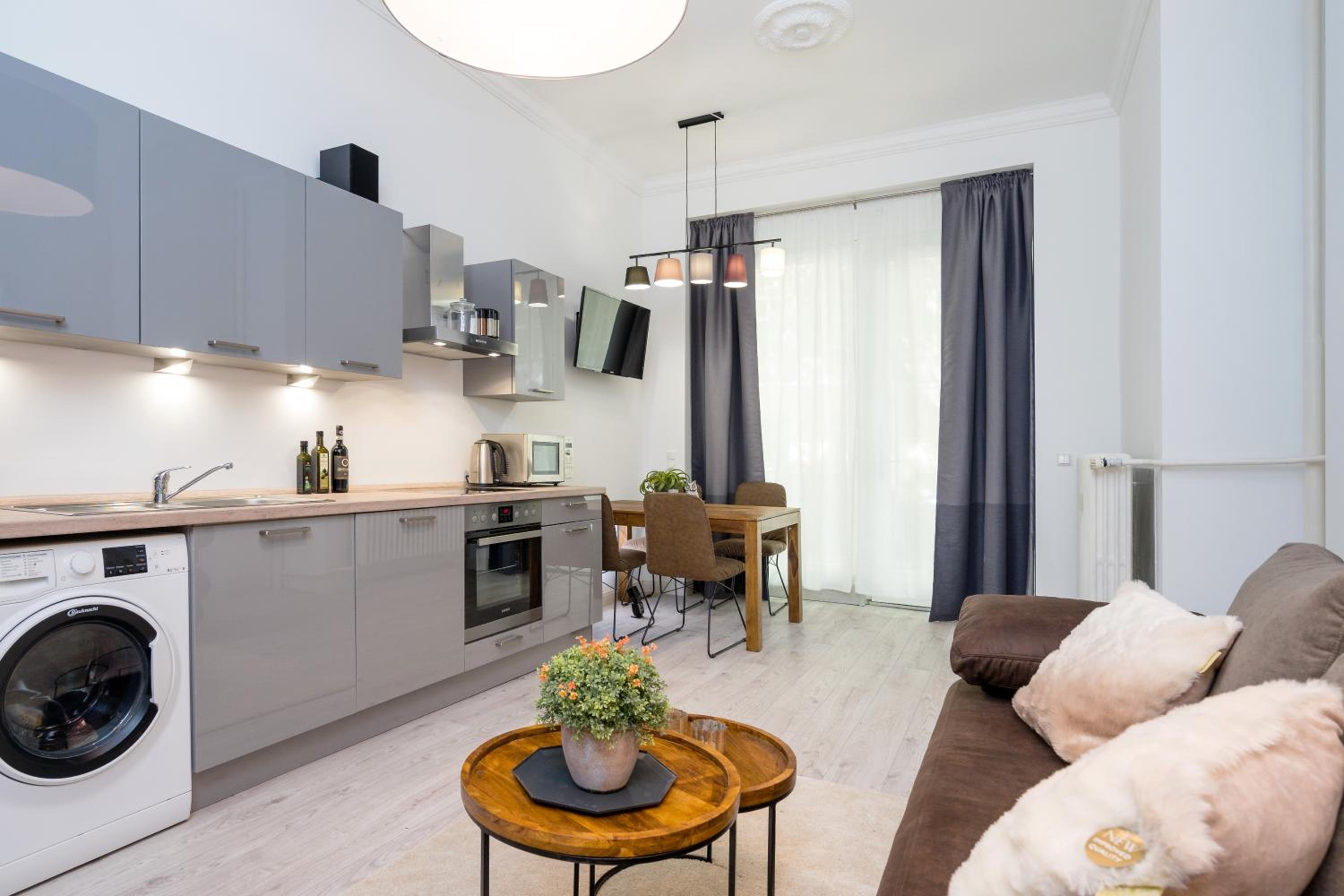 The Lohmeyerstr I, lovely 1 BR, group & family friendly, 2 - 4 Guests