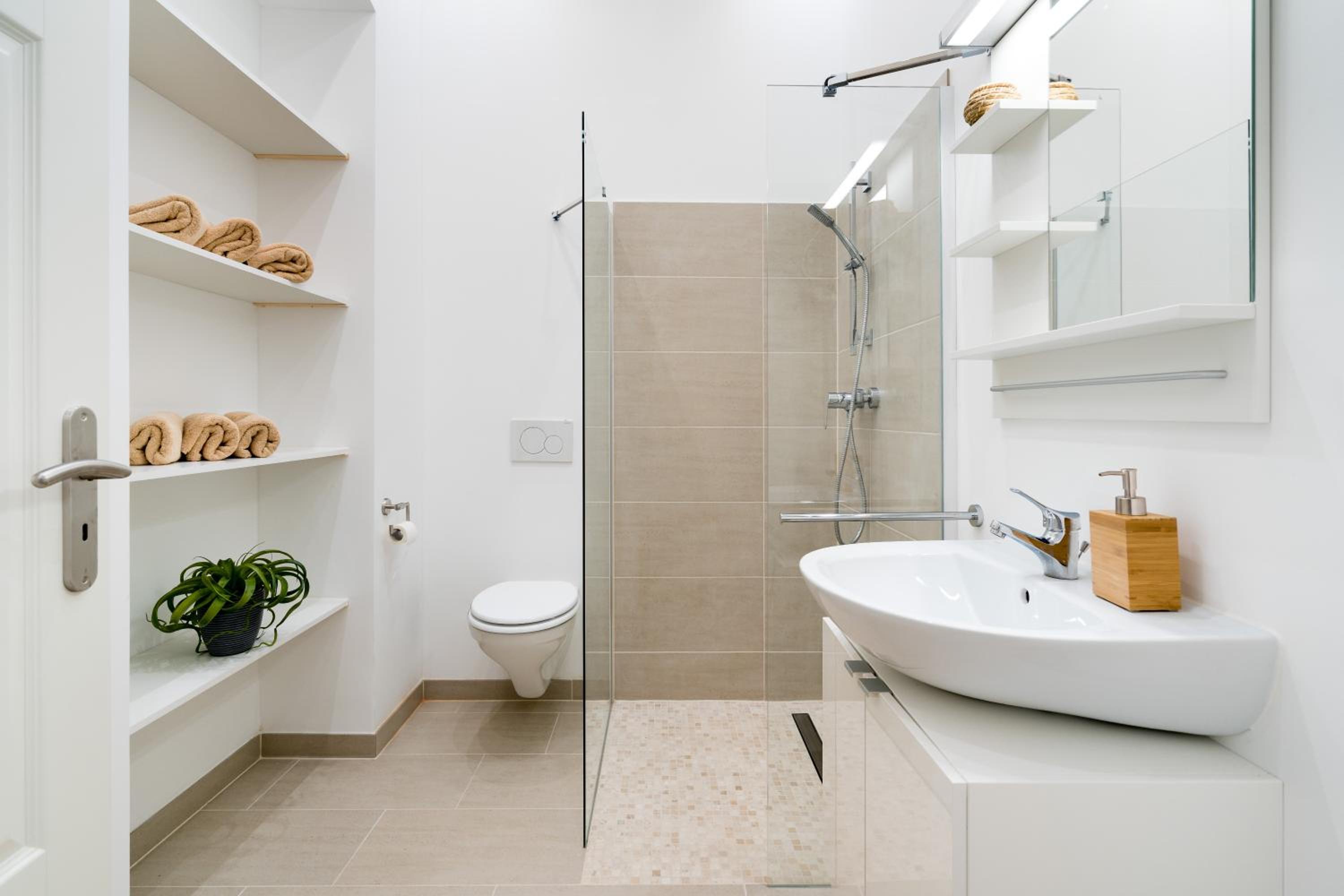 The Lohmeyerstr I, lovely 1 BR, group & family friendly, 2 - 4 Guests