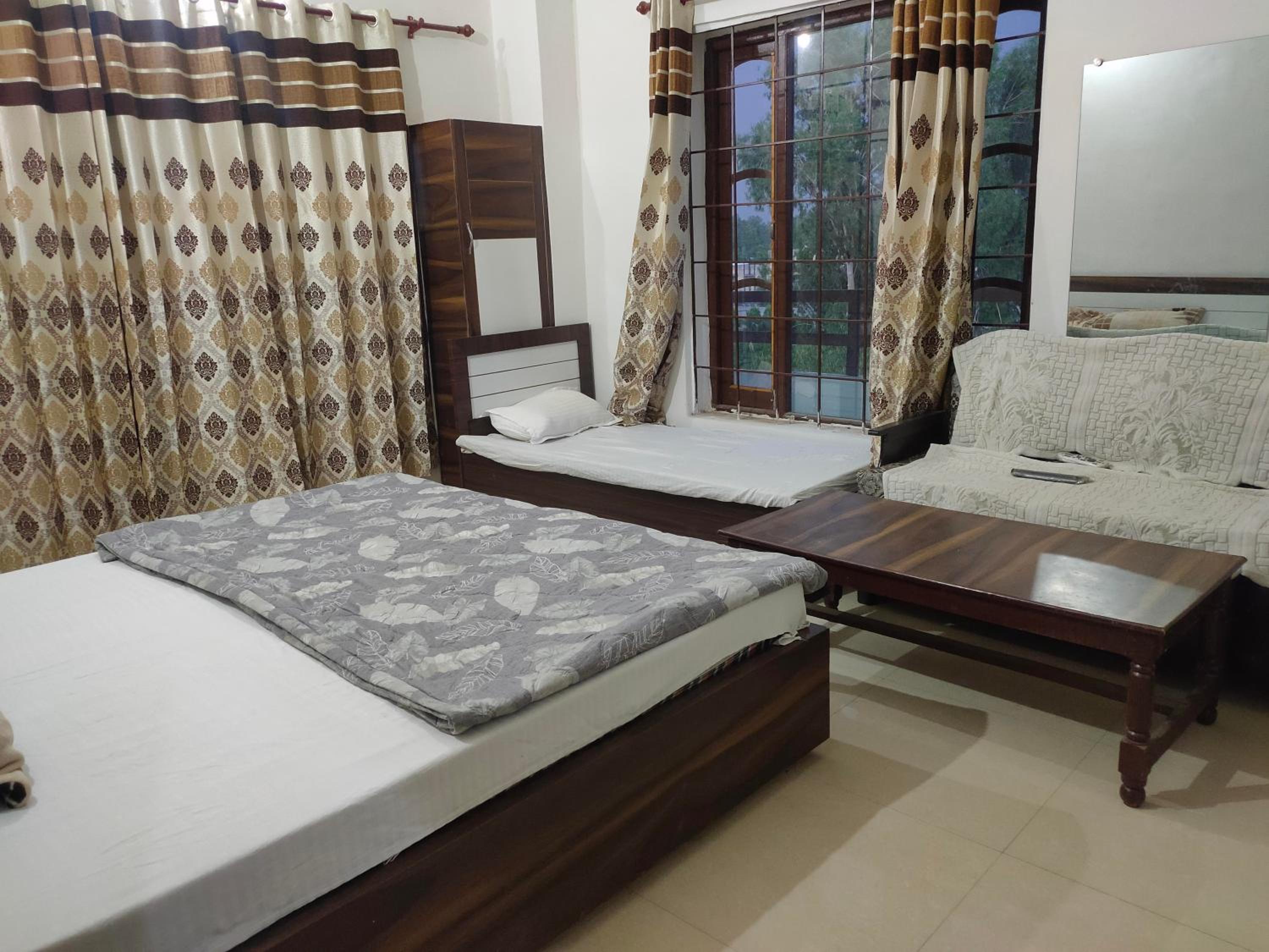 ARJUN GUEST HOUSE view 4
