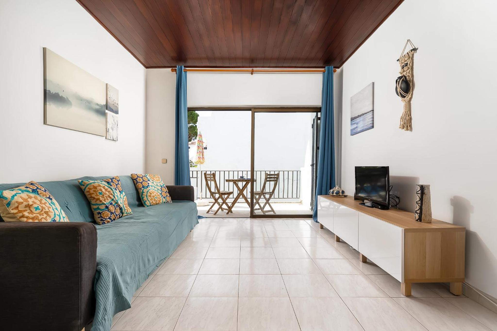 Mouramar One bedroom apartment, with pool view 2