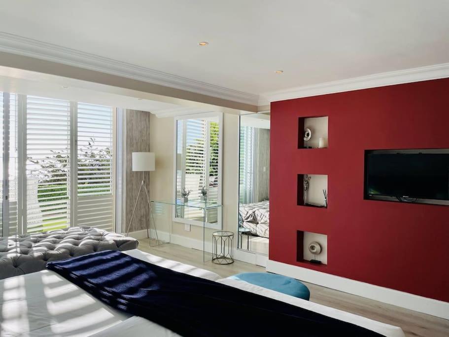 House Havana 6 Bedroom Villa, Camps Bay view 3
