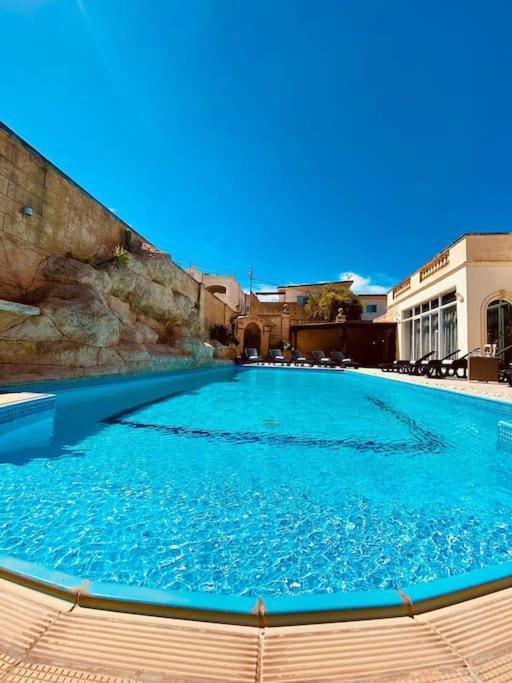 Velver Mansion, Malta - Luxury Villa with Pool view 2