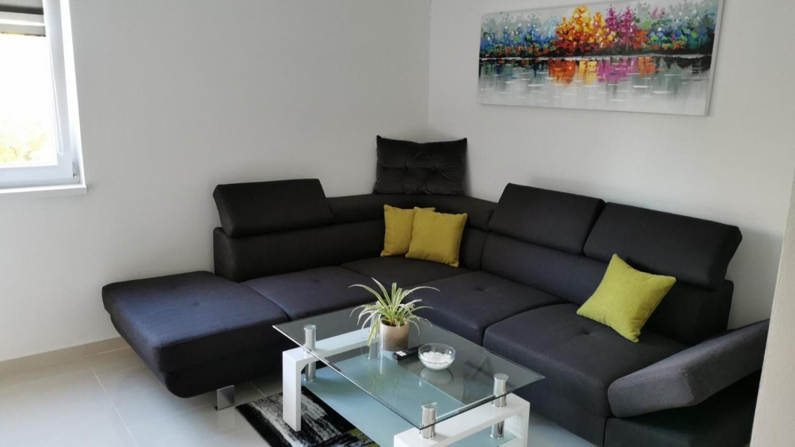 Apartment Deni view 4