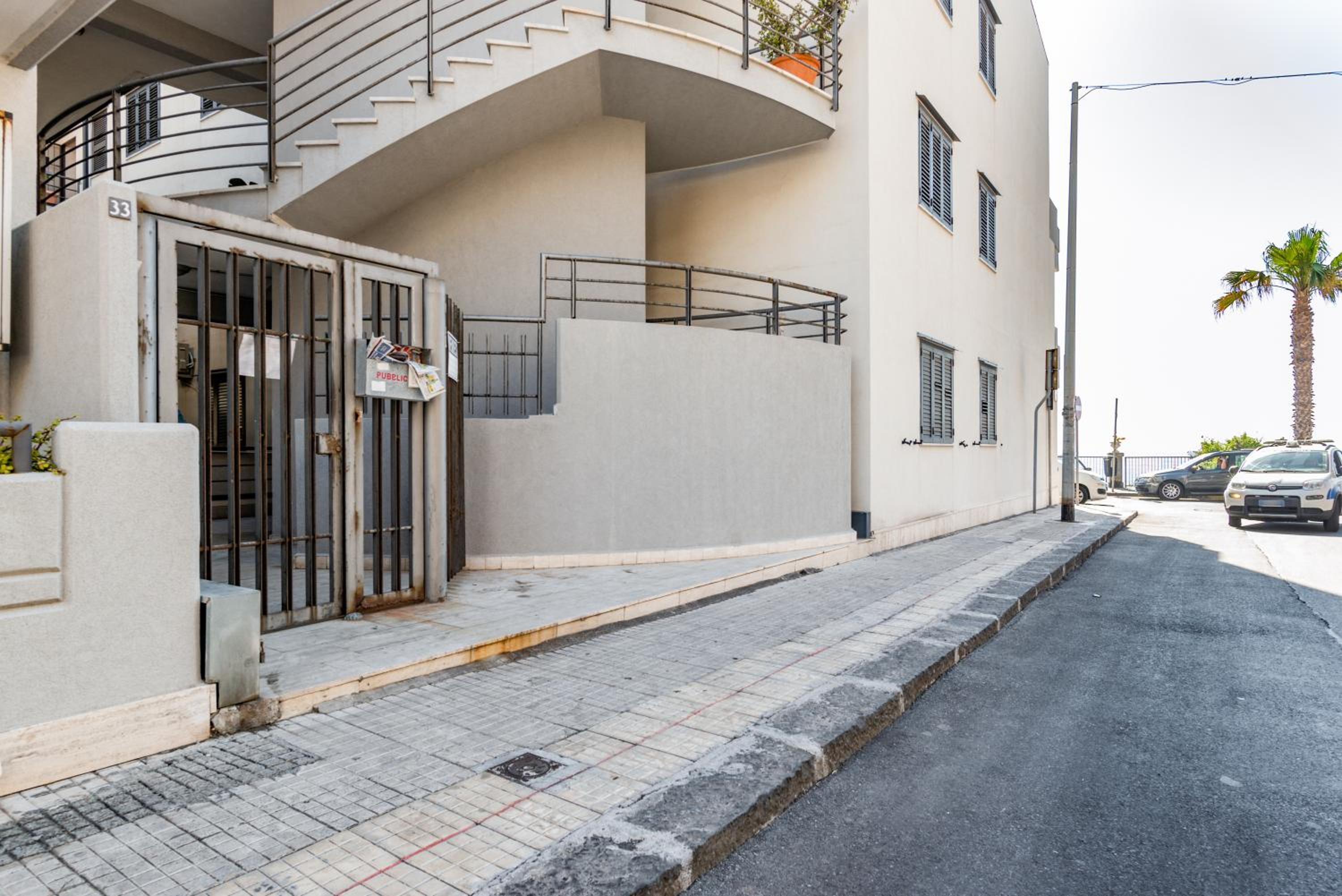 GuestHost - Castello Normanno Modern Sea View Apartment