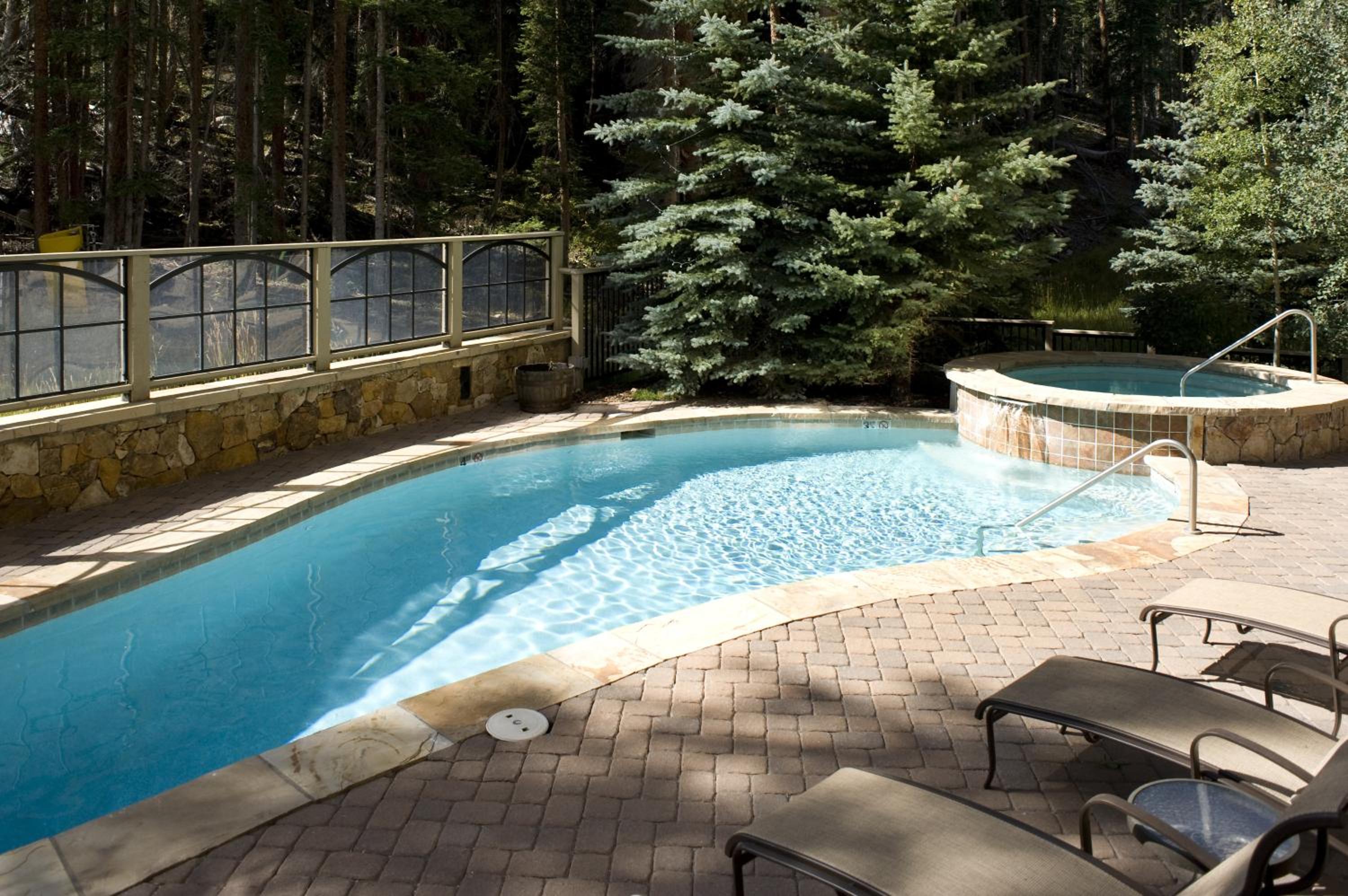 Luxury 1-Bedroom Ski-In Out Condo with Slopeside Heated Pool