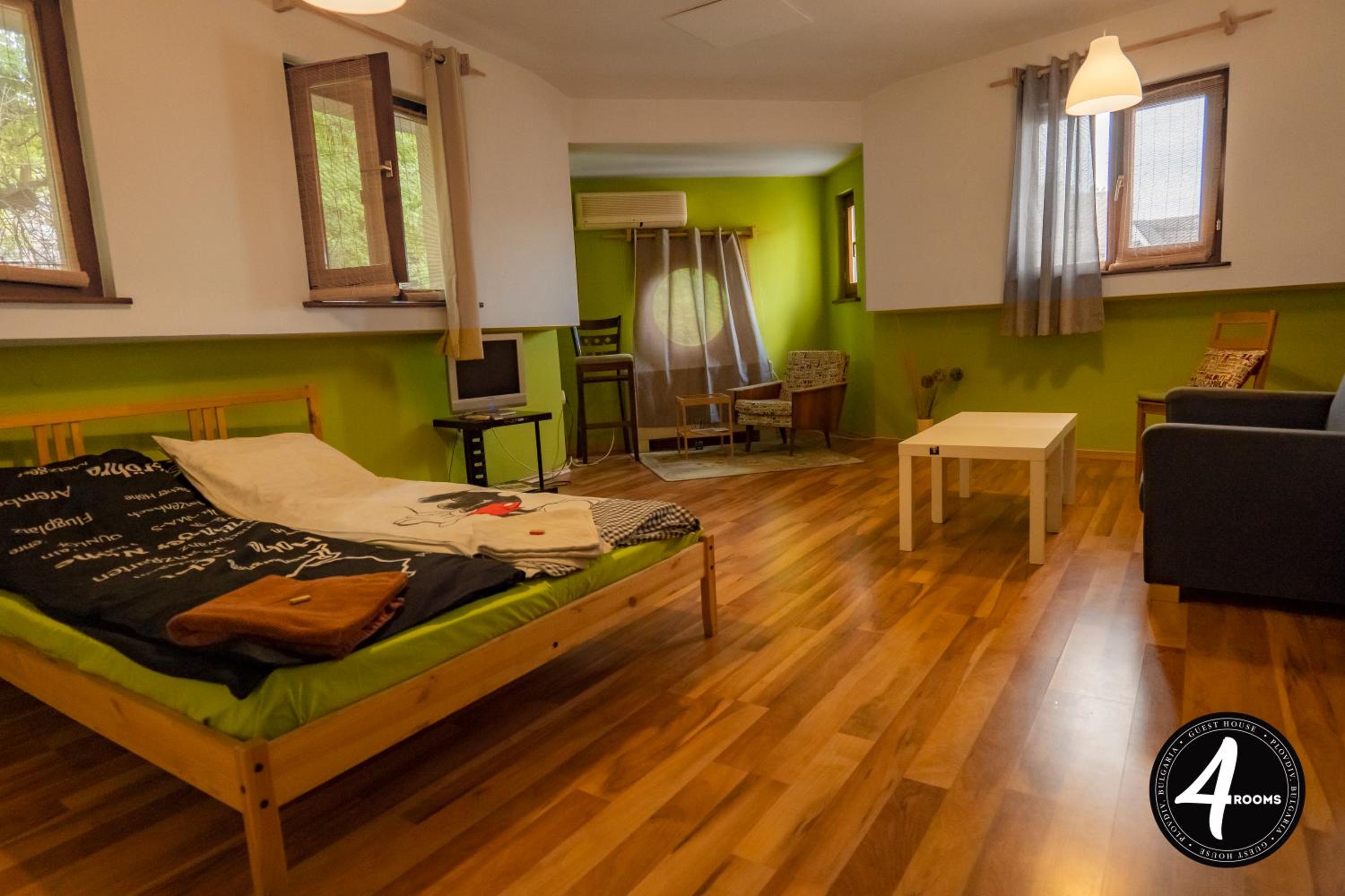 4 Rooms