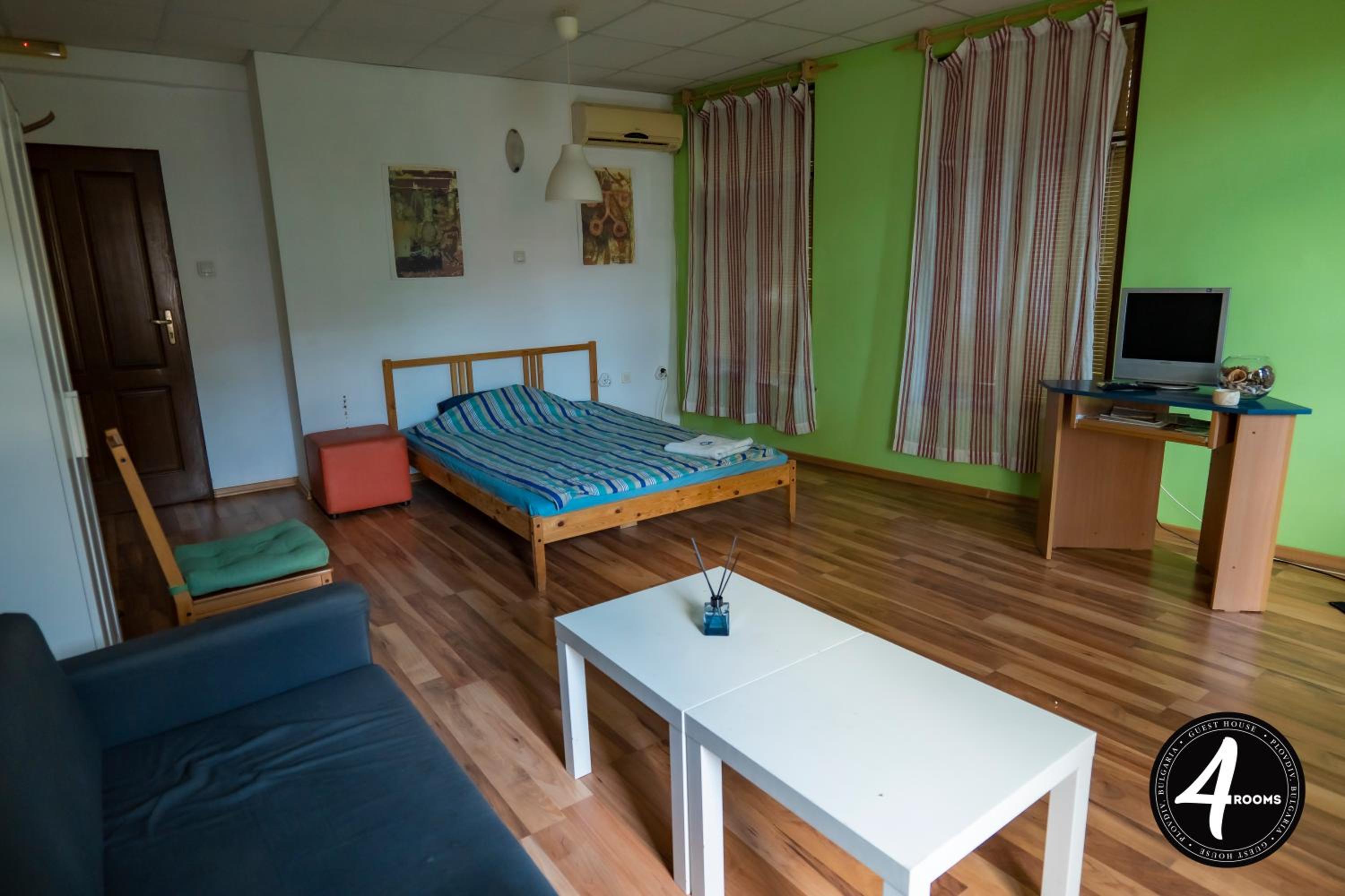 4 Rooms