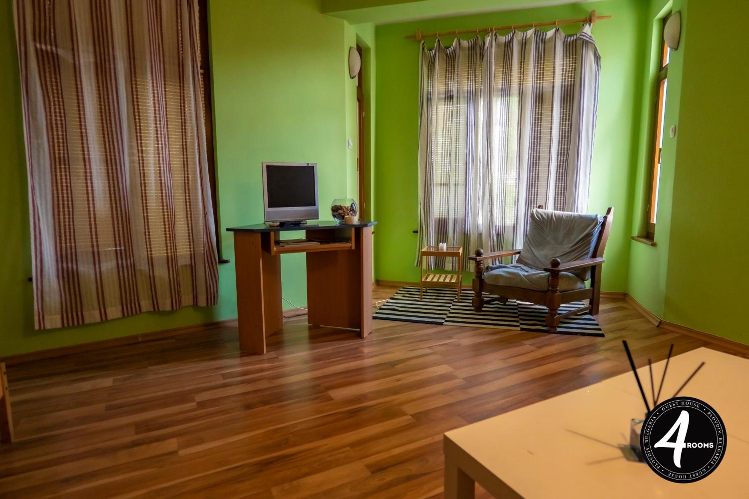 4 Rooms