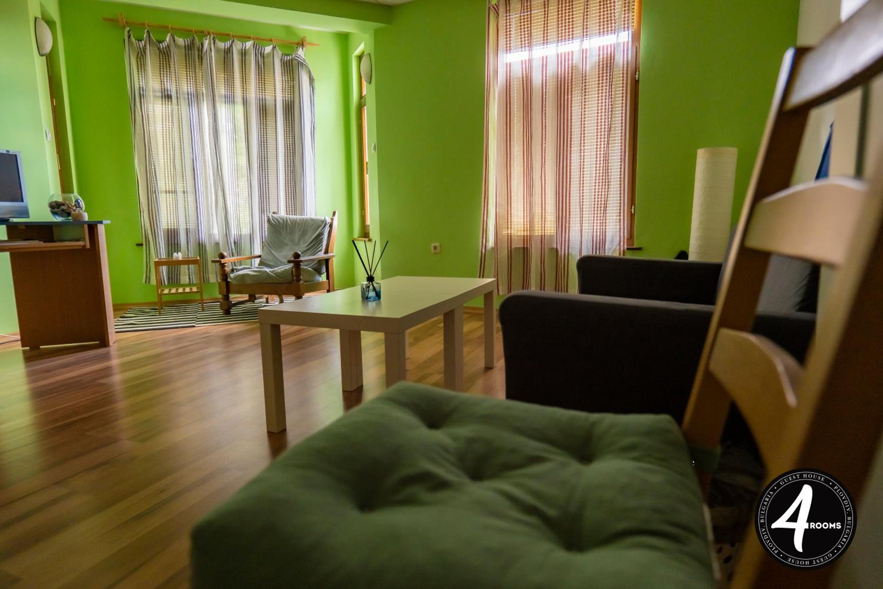 4 Rooms