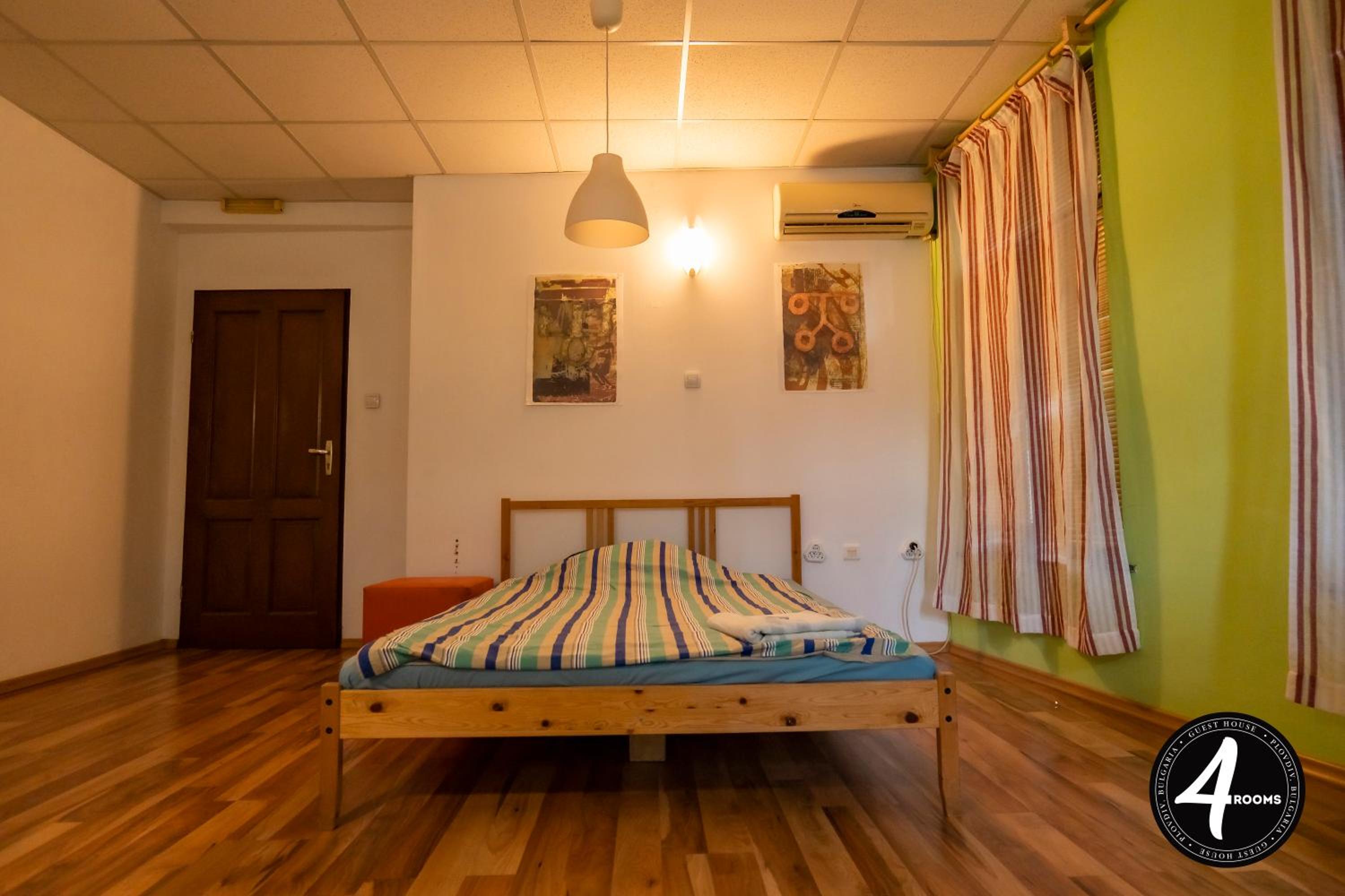 4 Rooms