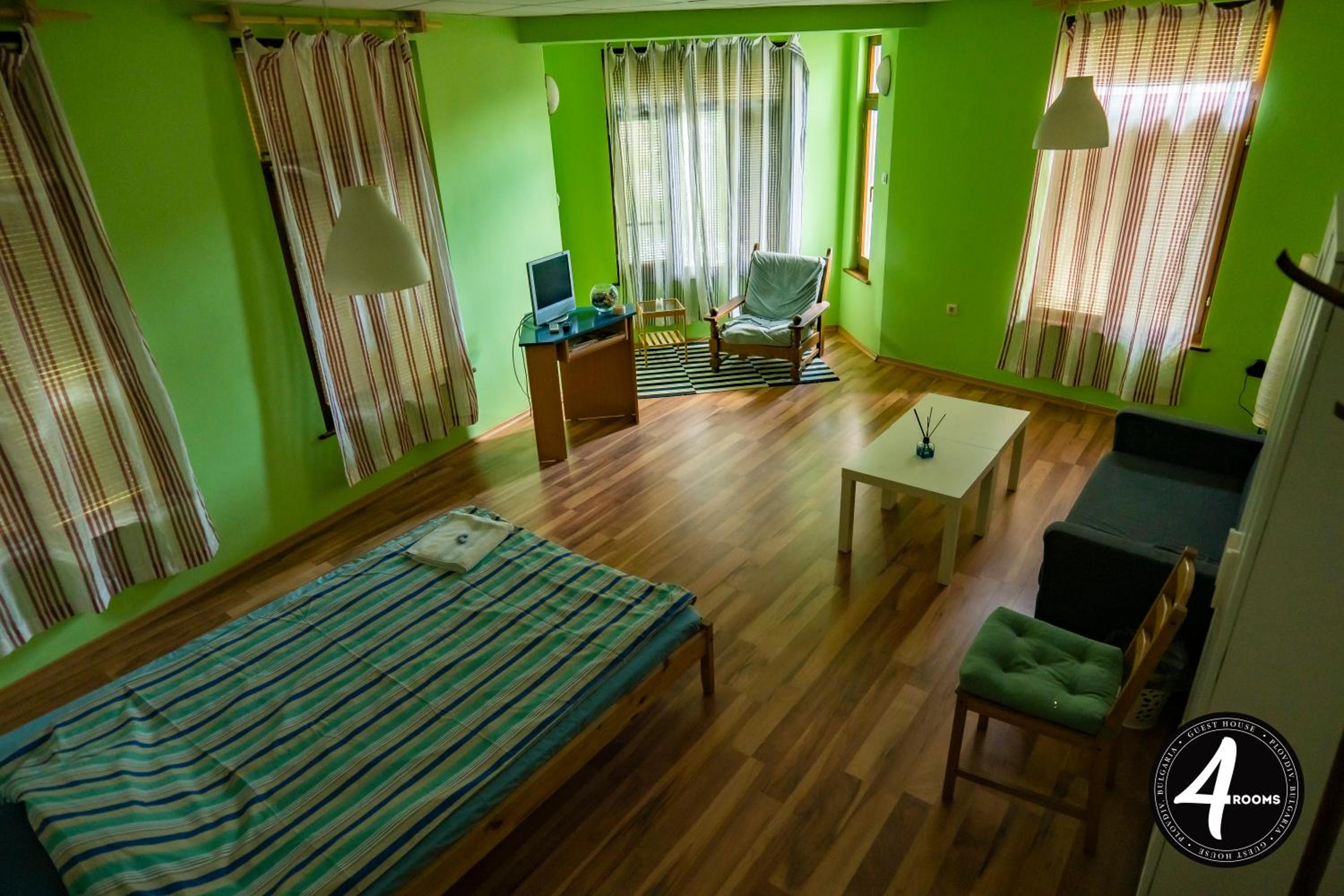4 Rooms