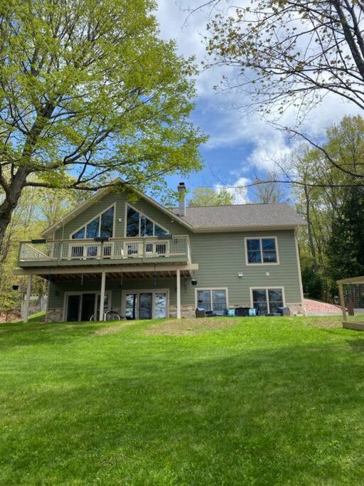 Crescent Lakehouse - Surf, Ski and Serenity