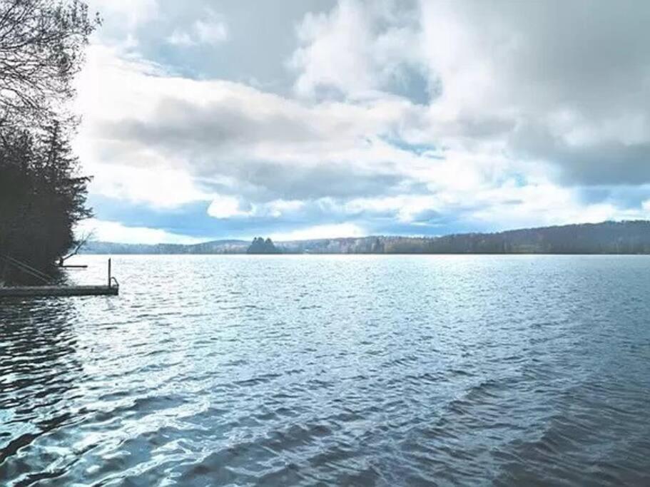 Crescent Lakehouse - Surf, Ski and Serenity