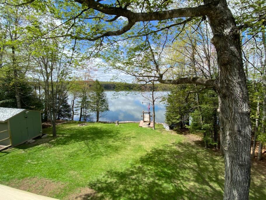 Crescent Lakehouse - Surf, Ski and Serenity
