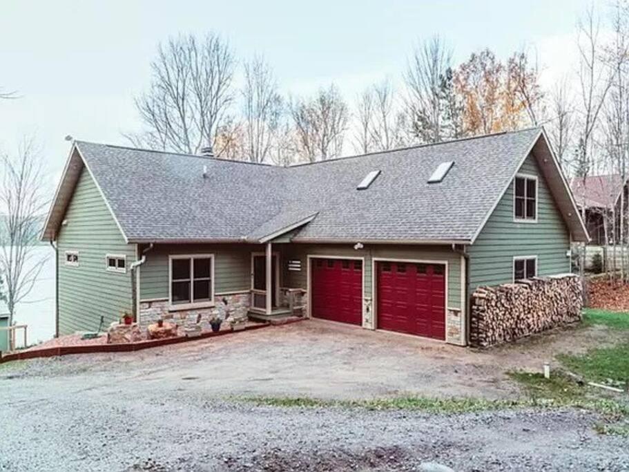 Crescent Lakehouse - Surf, Ski and Serenity