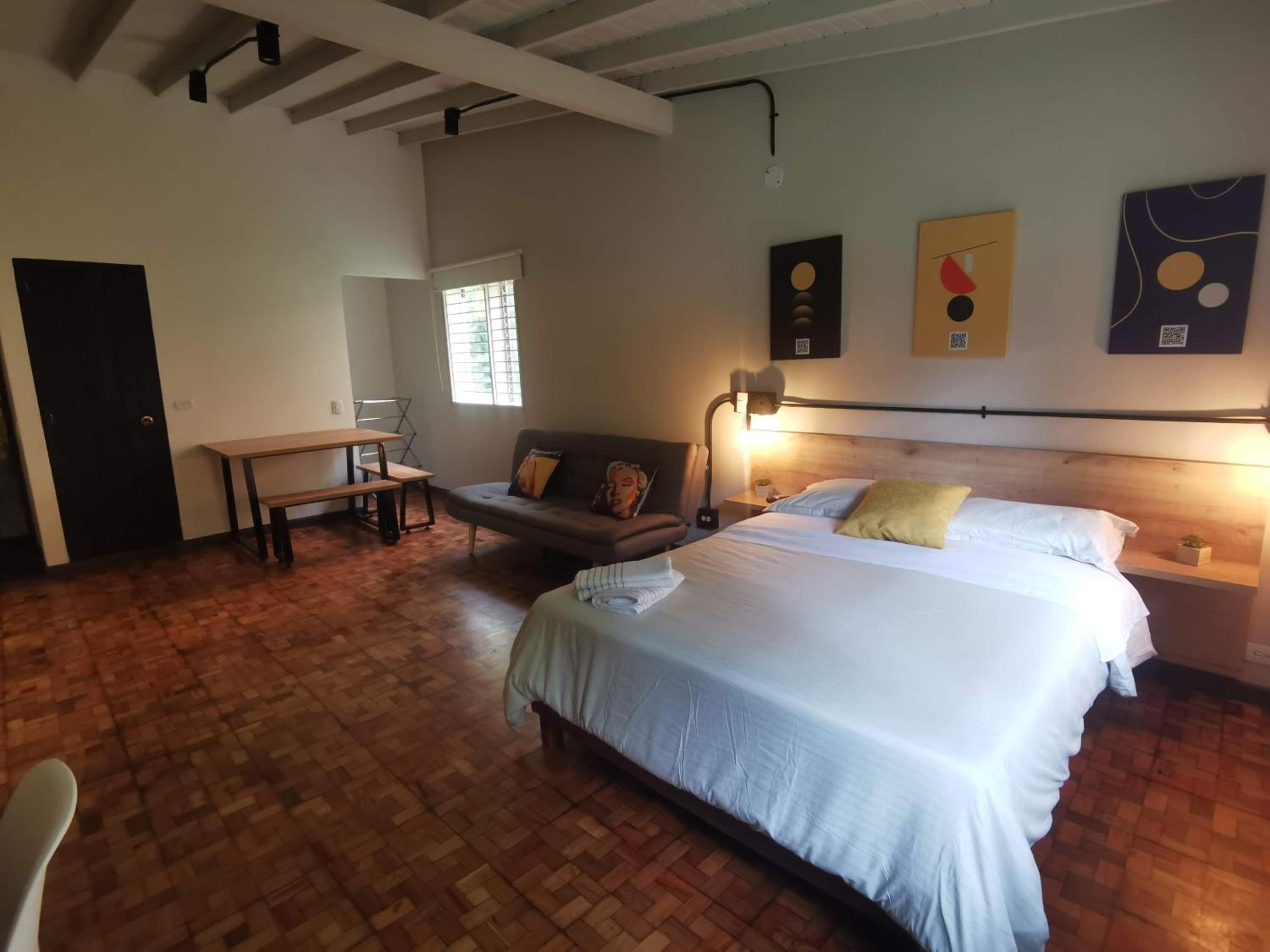Apartaestudio amueblado en Poblado FRN106 By Roots Rentals