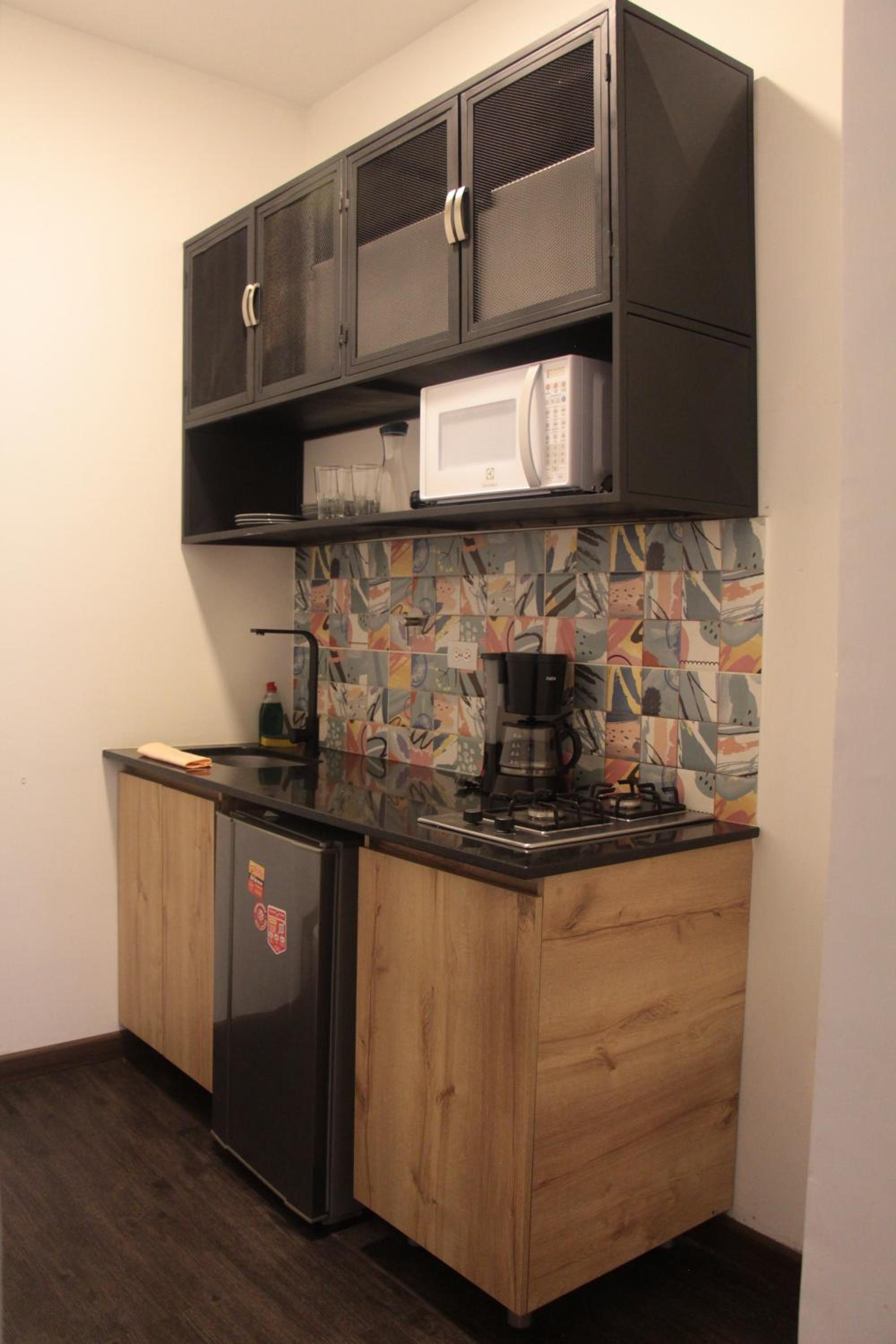 Apartaestudio amueblado en Poblado FRN106 By Roots Rentals