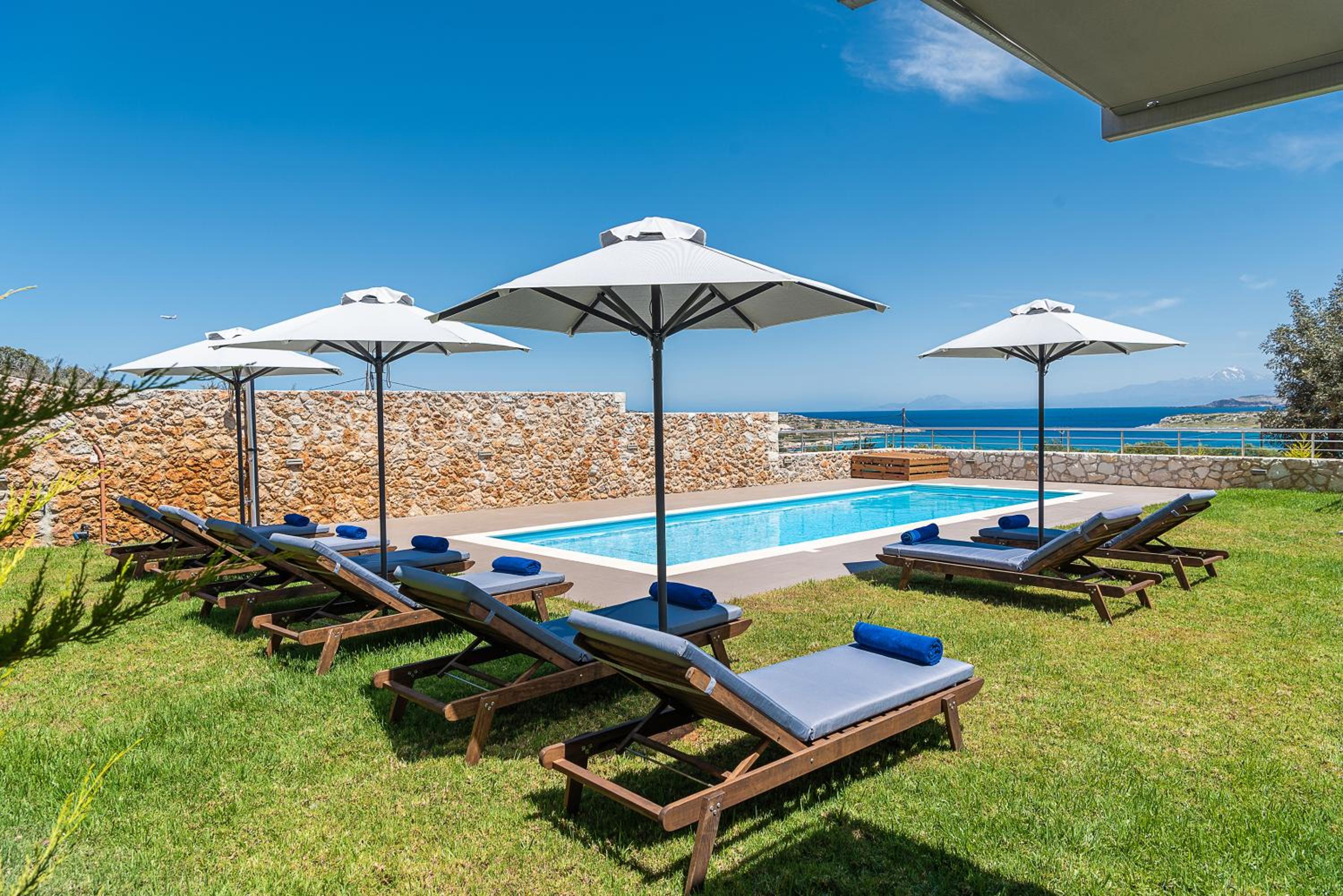 Elios Estate for large groups view 5