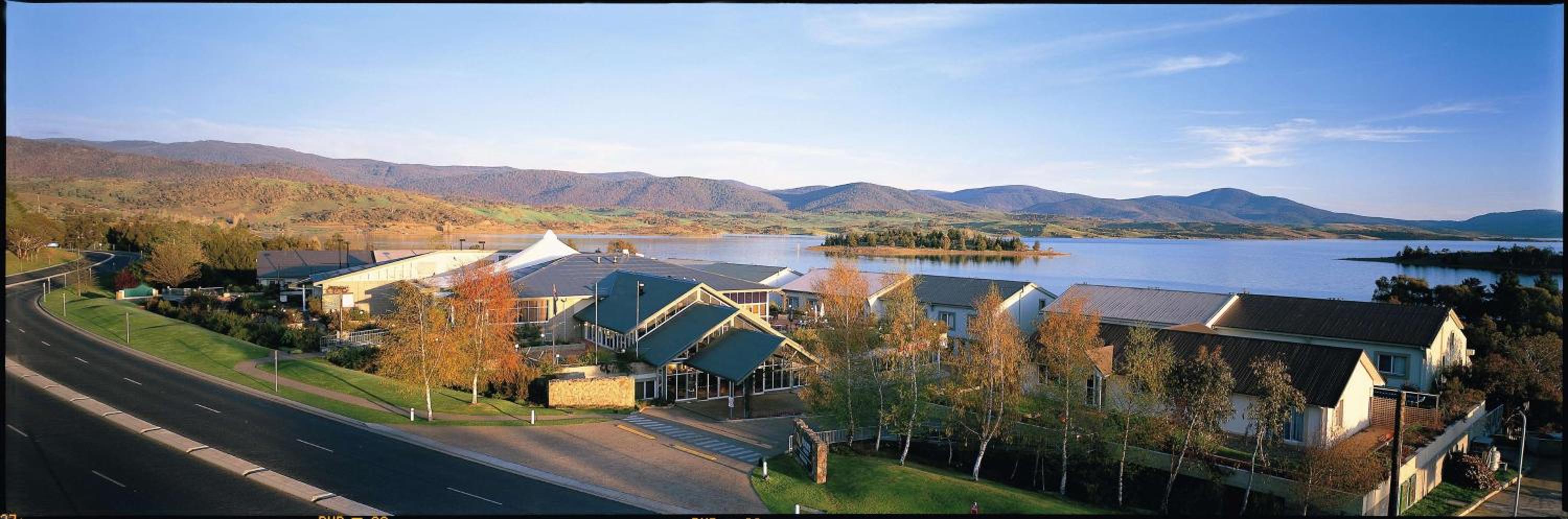 Horizons Lake Jindabyne