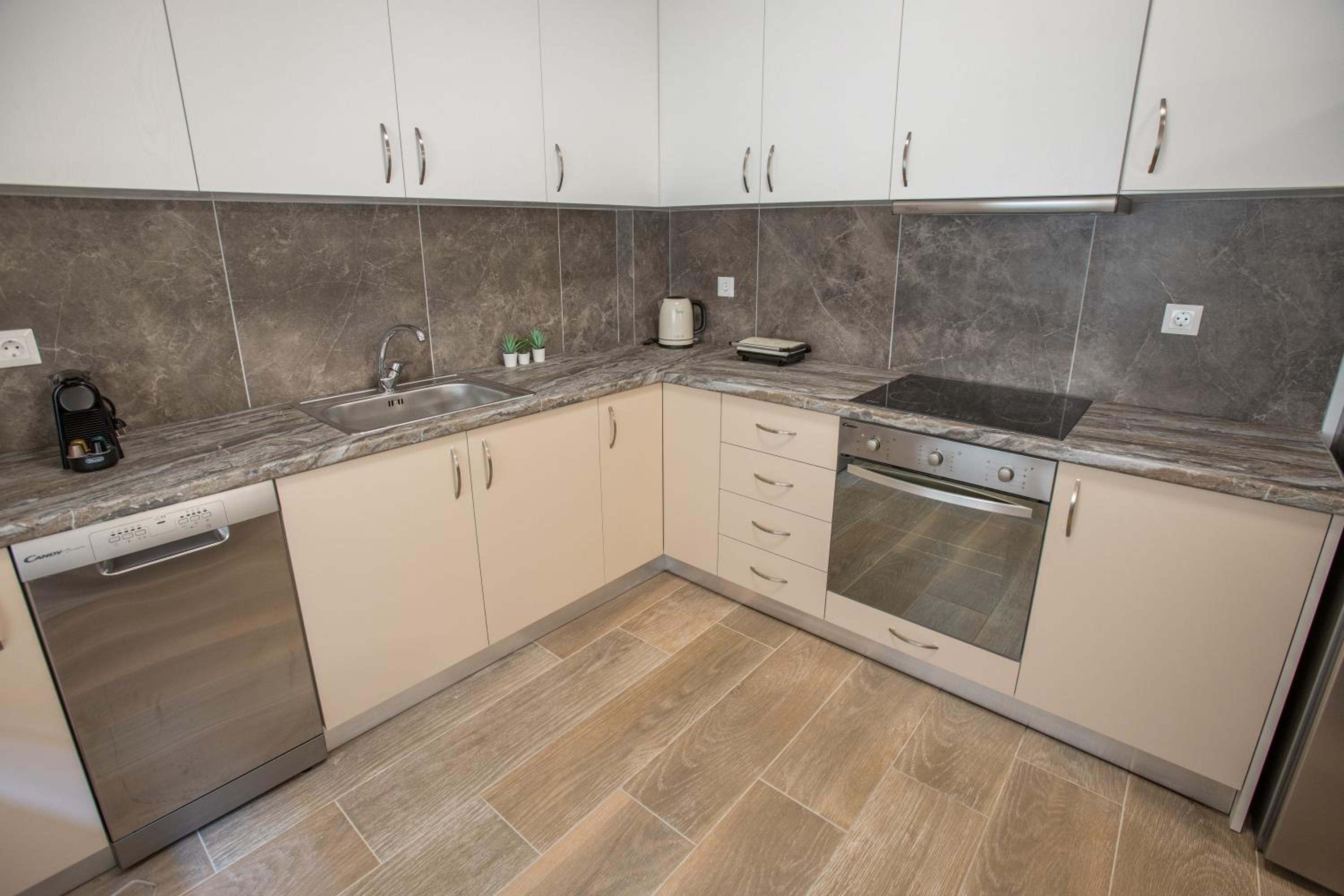 Raise Kifisias Serviced Apartments