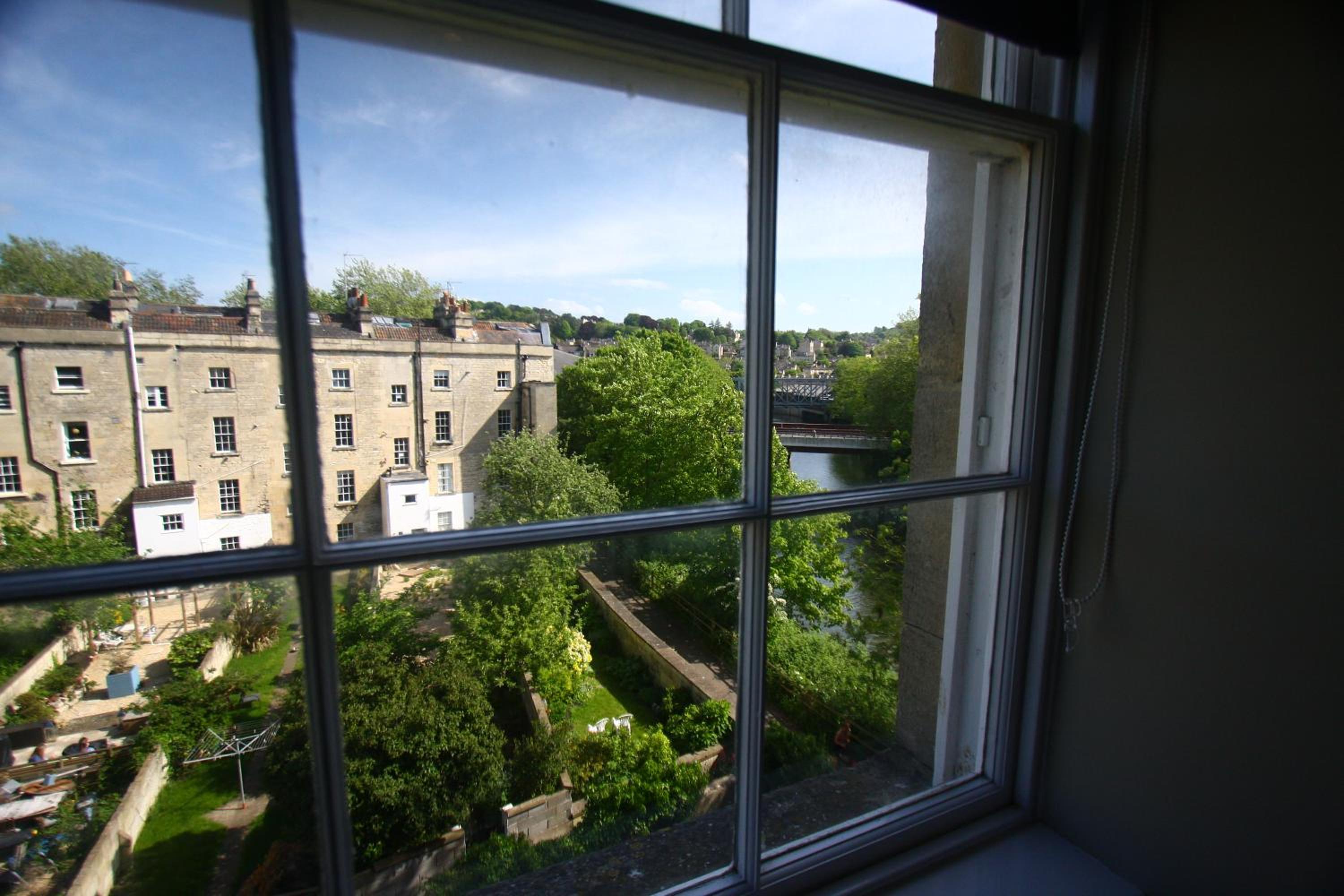 A Rare Georgian Crescent Residence with parking view 3