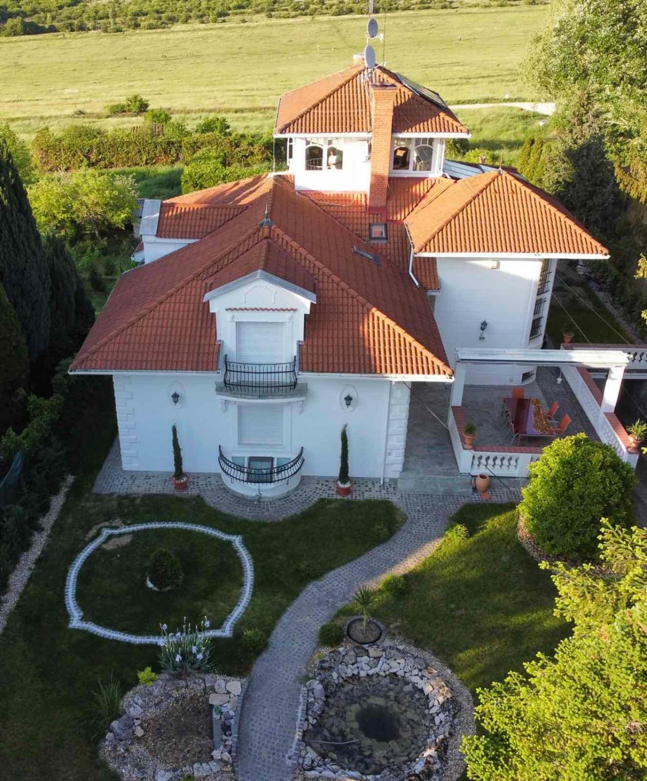 3 Bedroom Private floor in Luxury Mansion view 4
