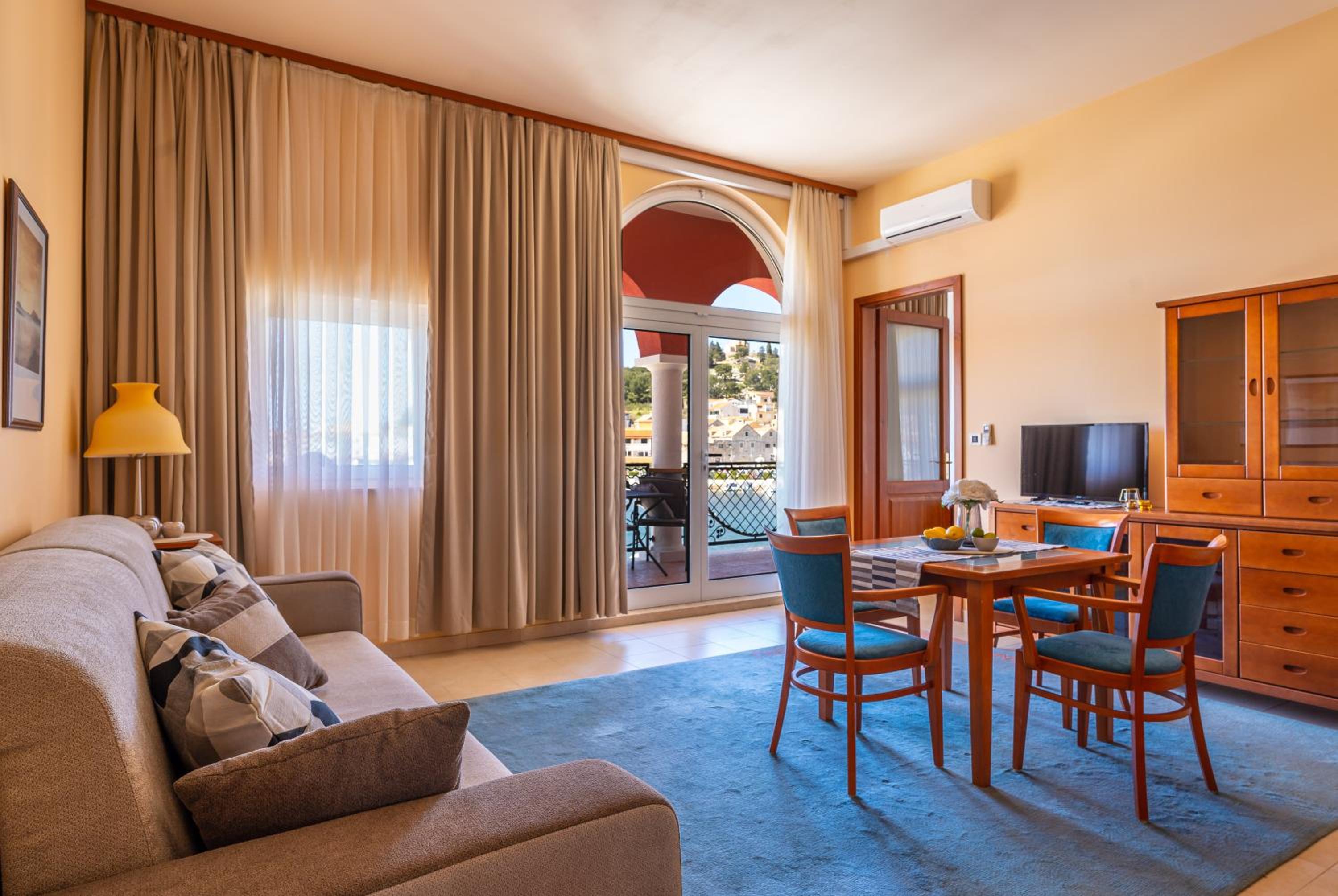 Villa Arcadium view 2