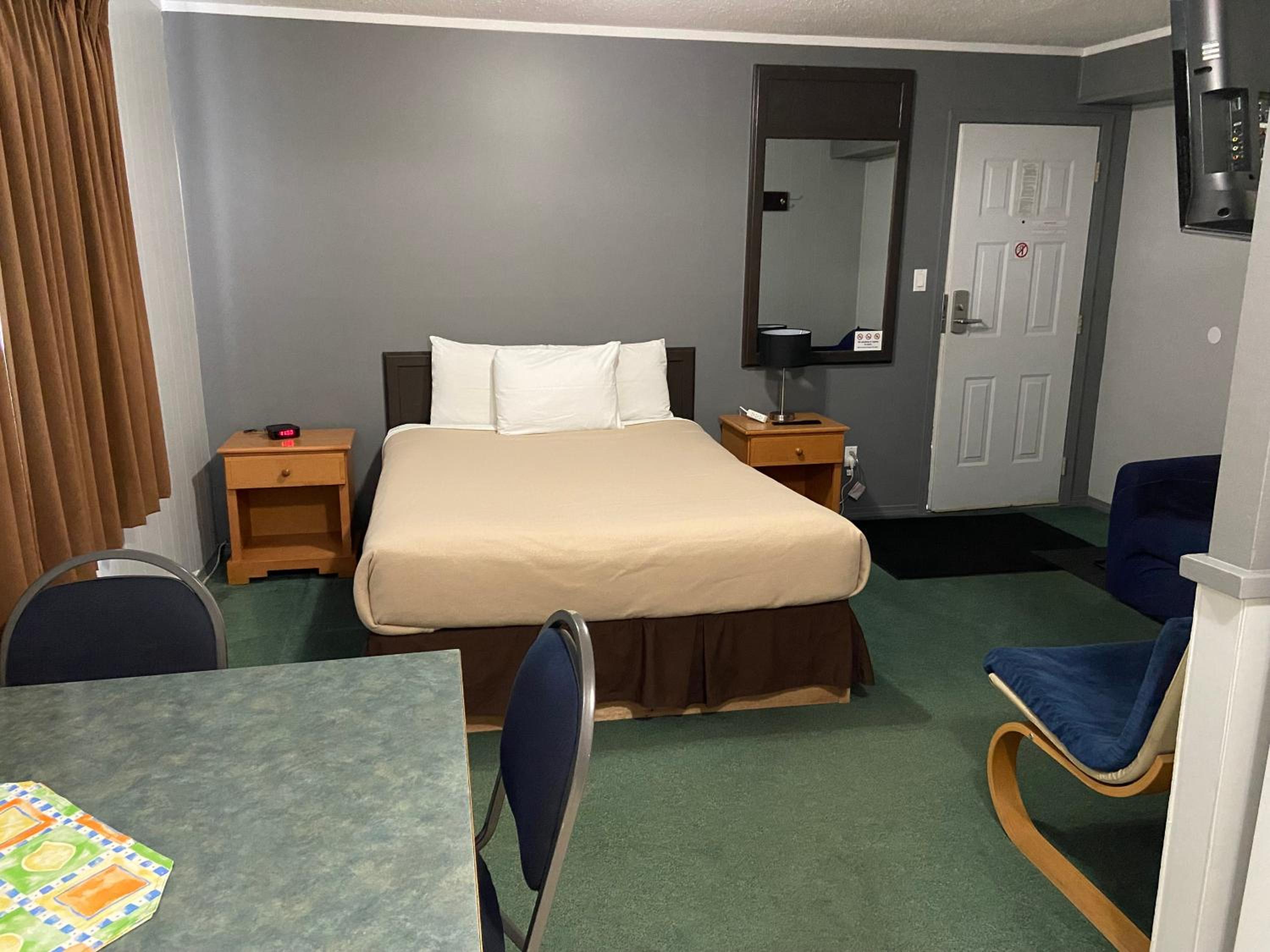 Monashee Lodge