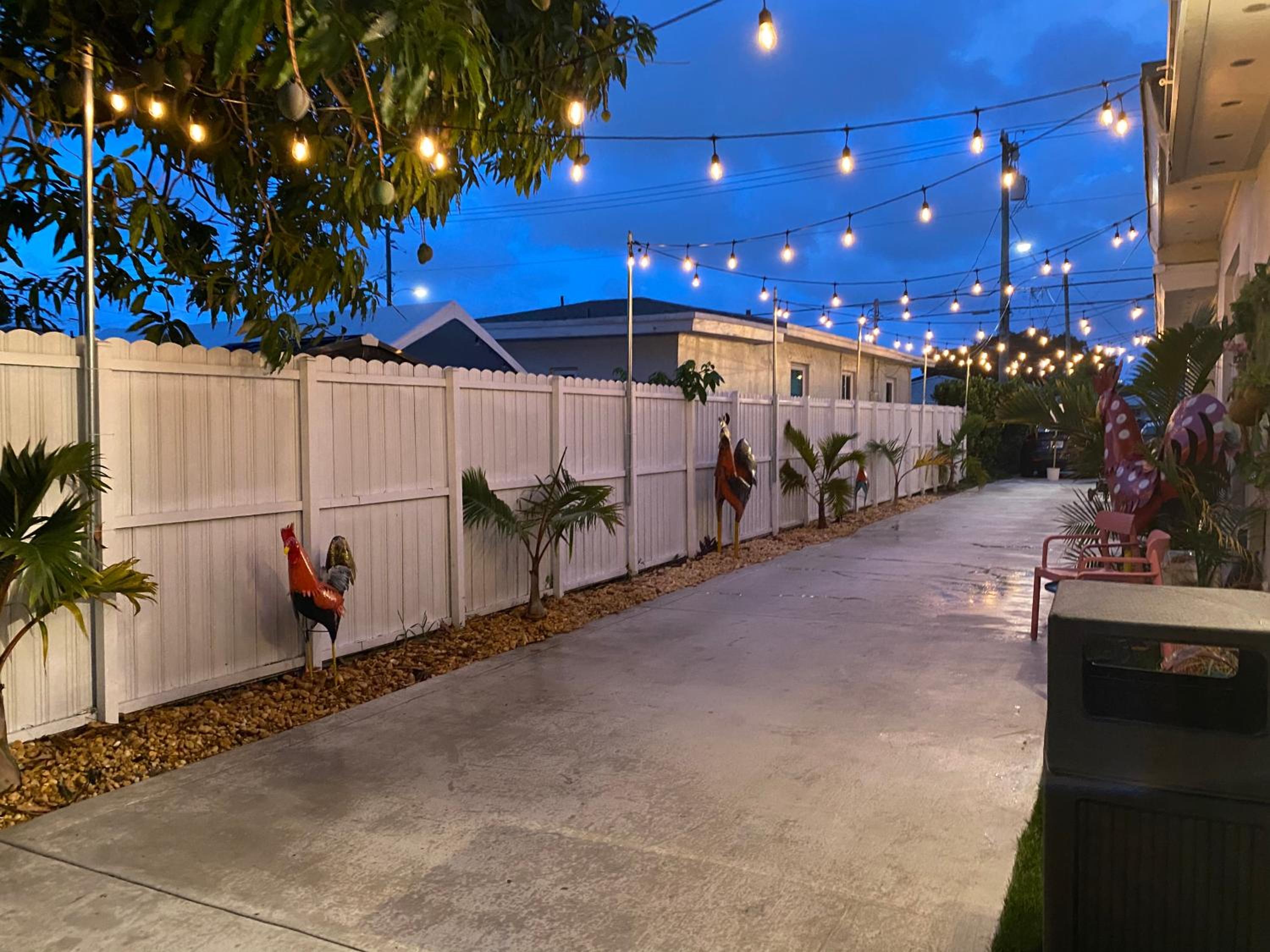 Stunning Little Havana Suites Close to airport, Calle Ocho, Brickell, Wynwood and the Beaches - Free Parking