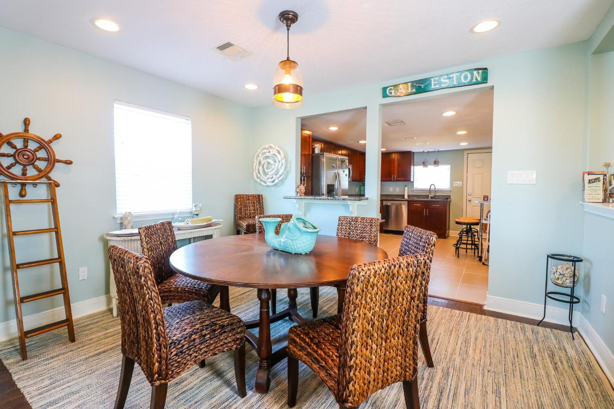 PERFECT location spacious yard coffee bar at this lovely beach home view 5