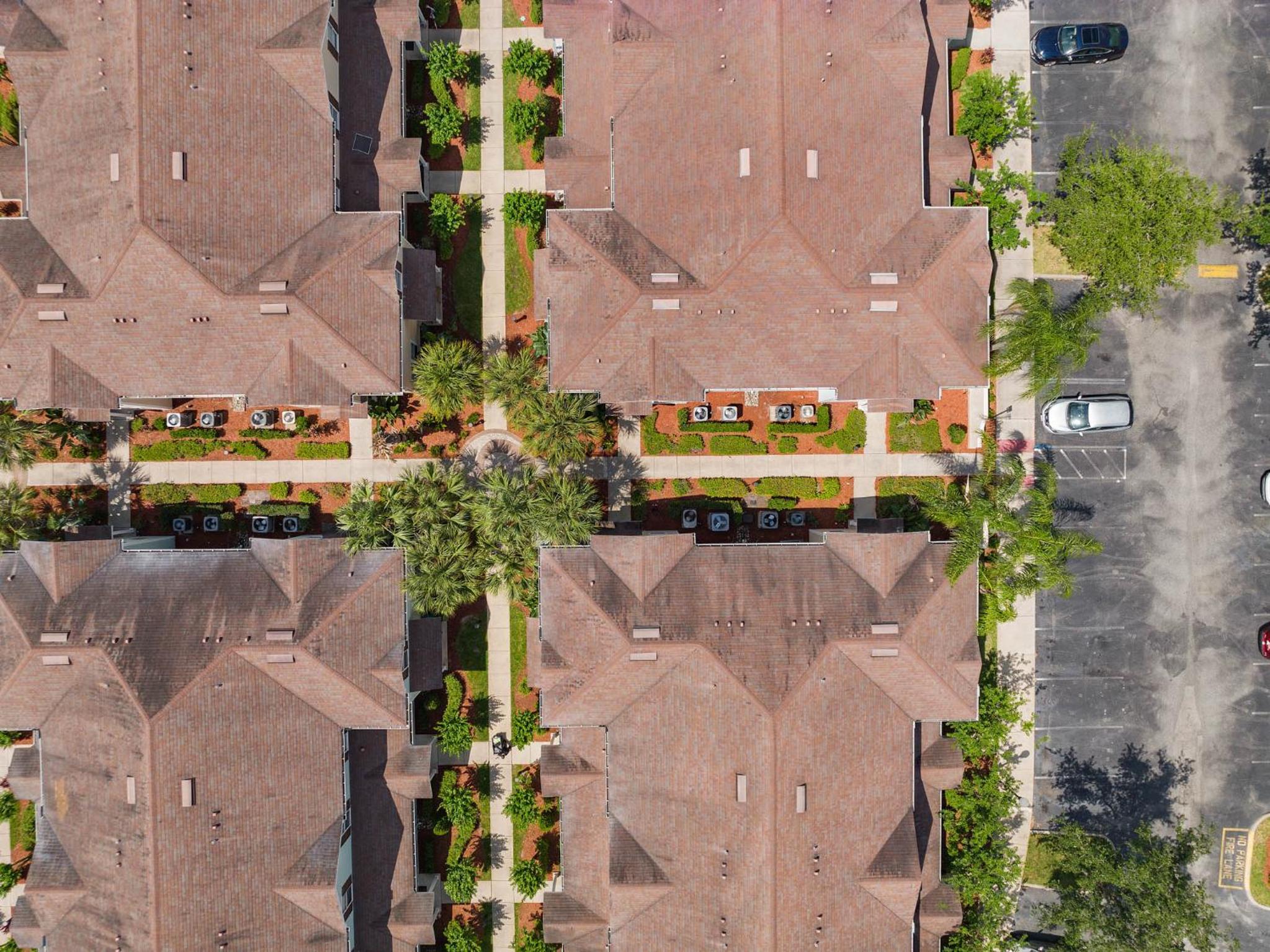 Charming Townhouse with 2 King Suites & Amazing Pool only 10 Mins to Disney view 4