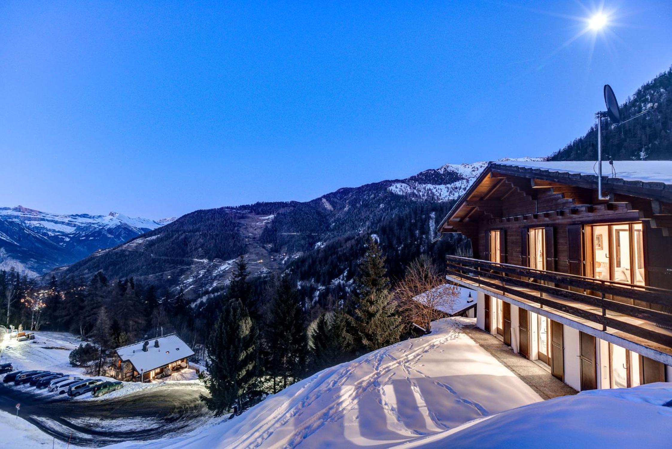 Chalet Par le Travers view 3