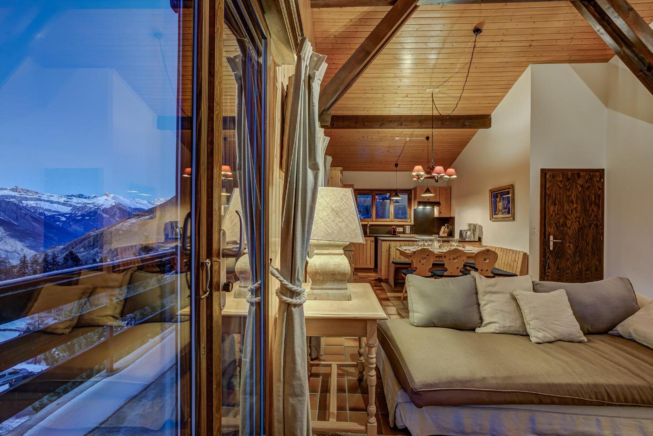 Chalet Par le Travers view 4