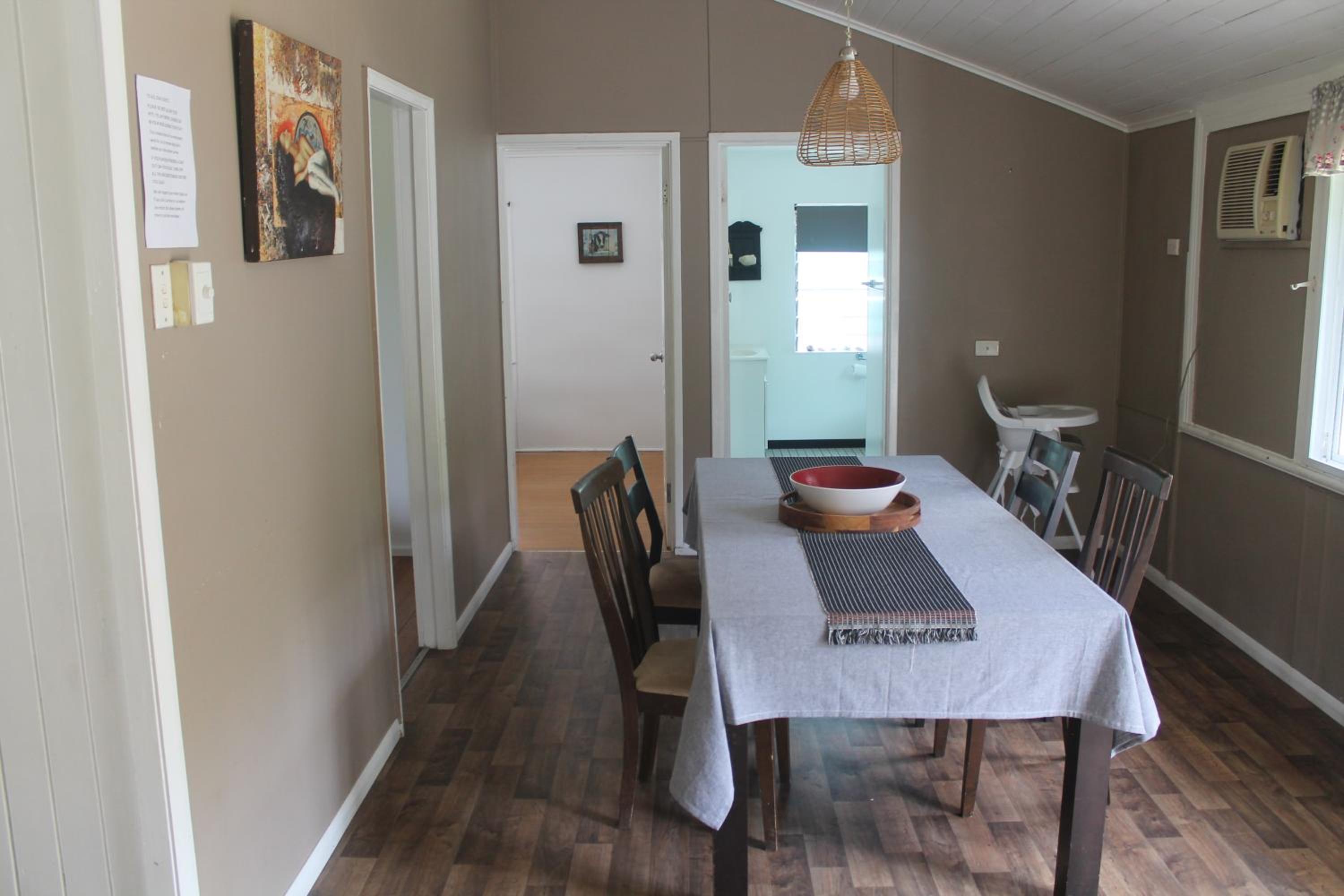 Kurrimine 4 bedroom house and pool