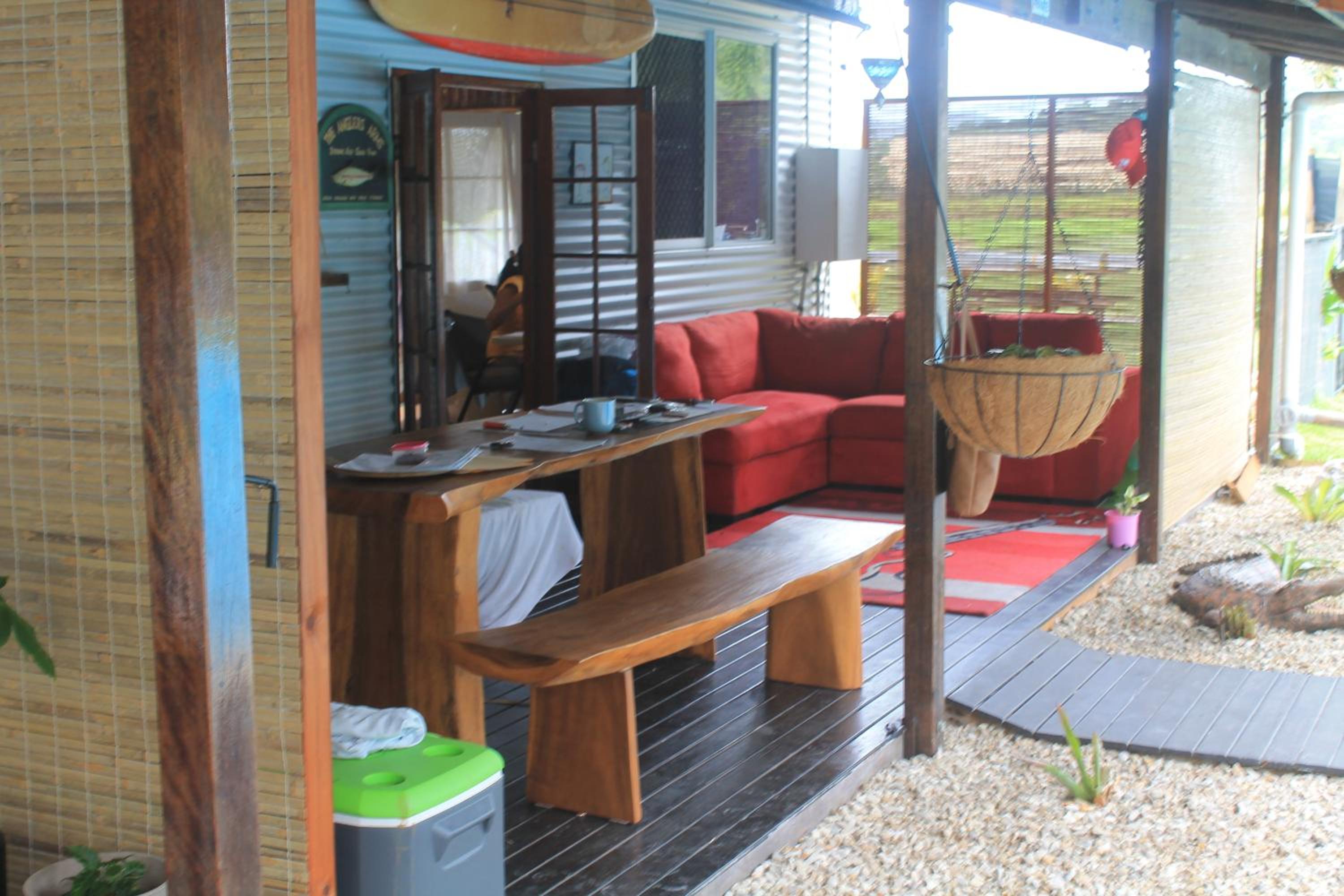 Kurrimine 4 bedroom house and pool