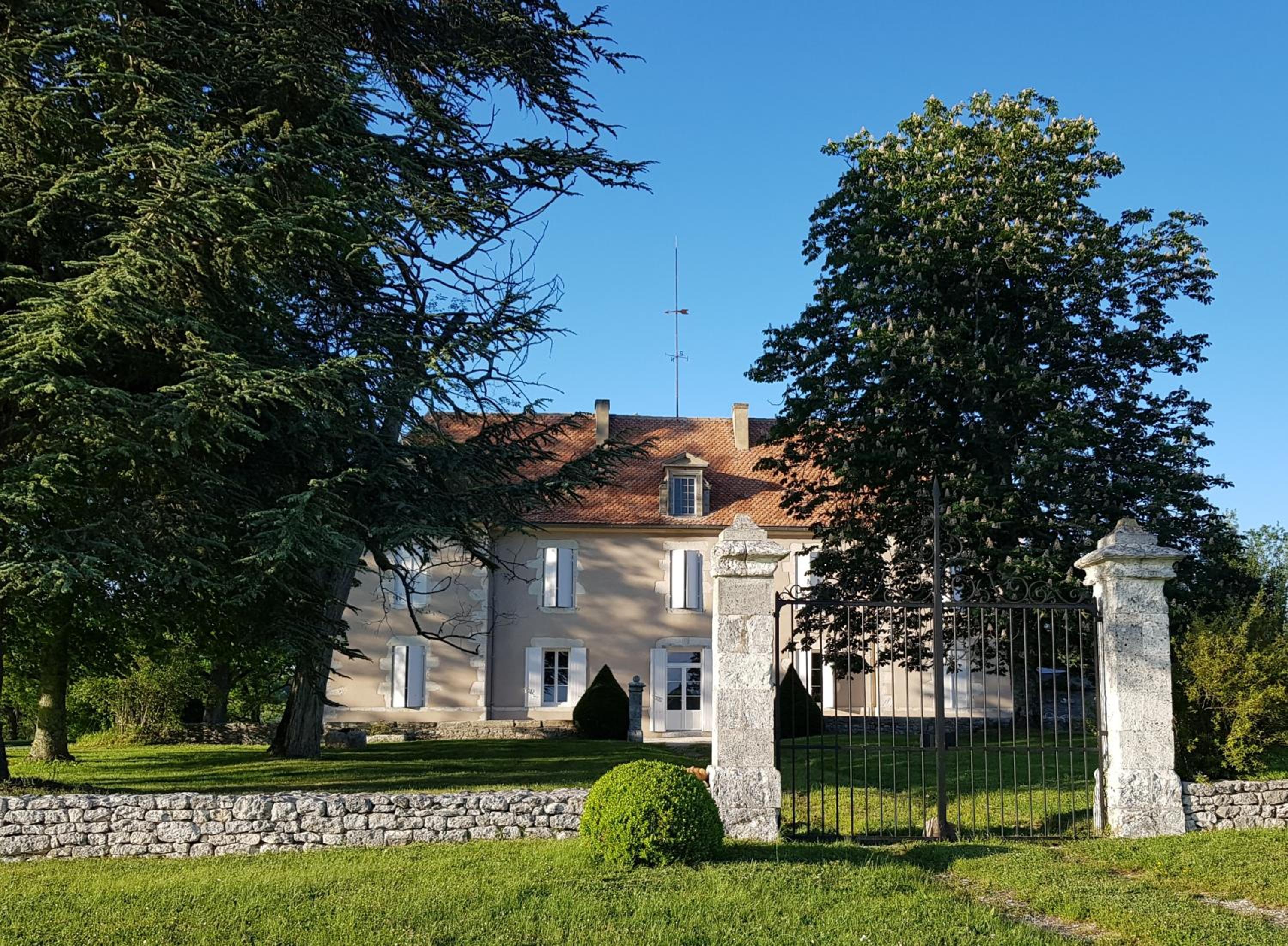 Domaine et Manoir du Picaud view 2
