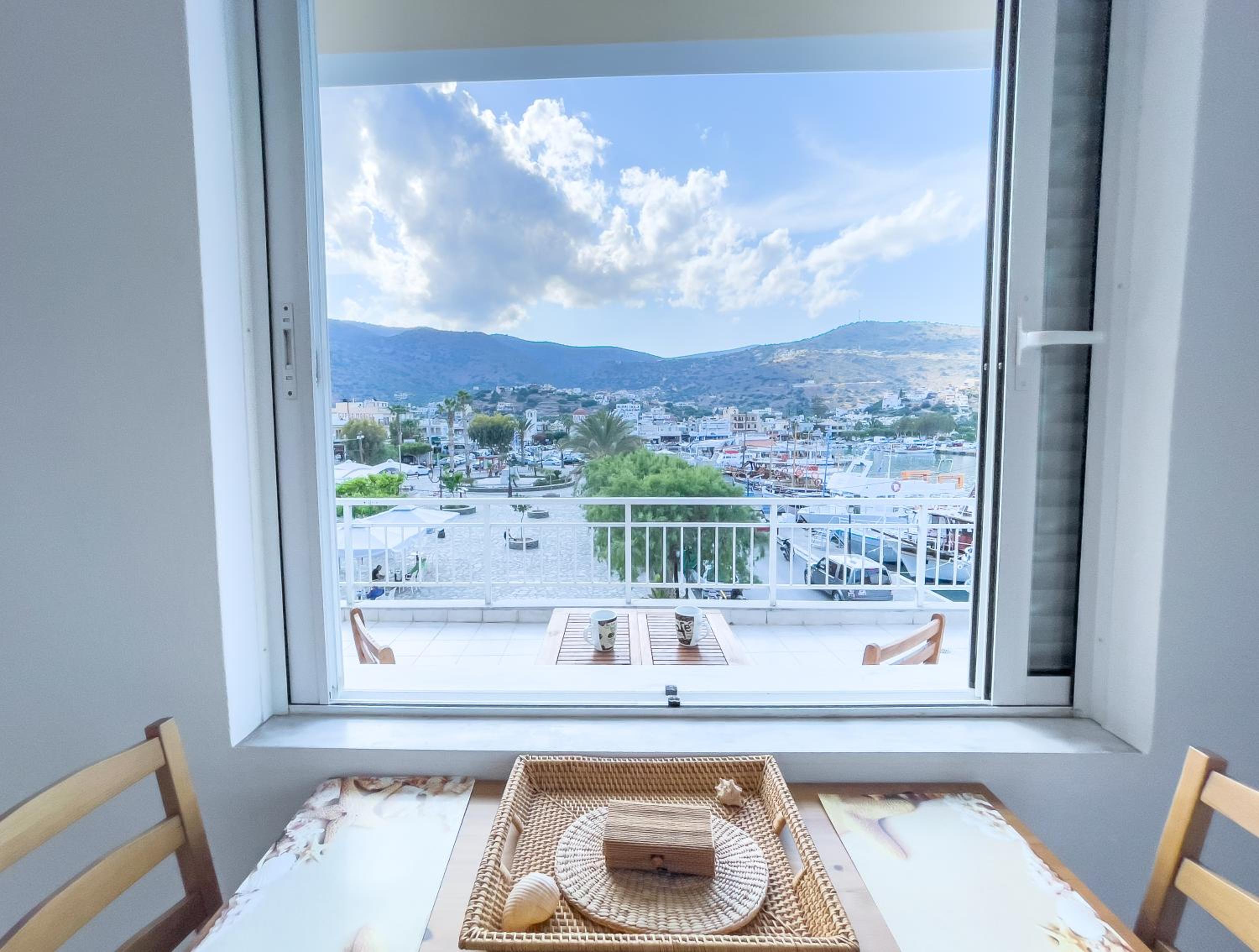 Megaro view 3