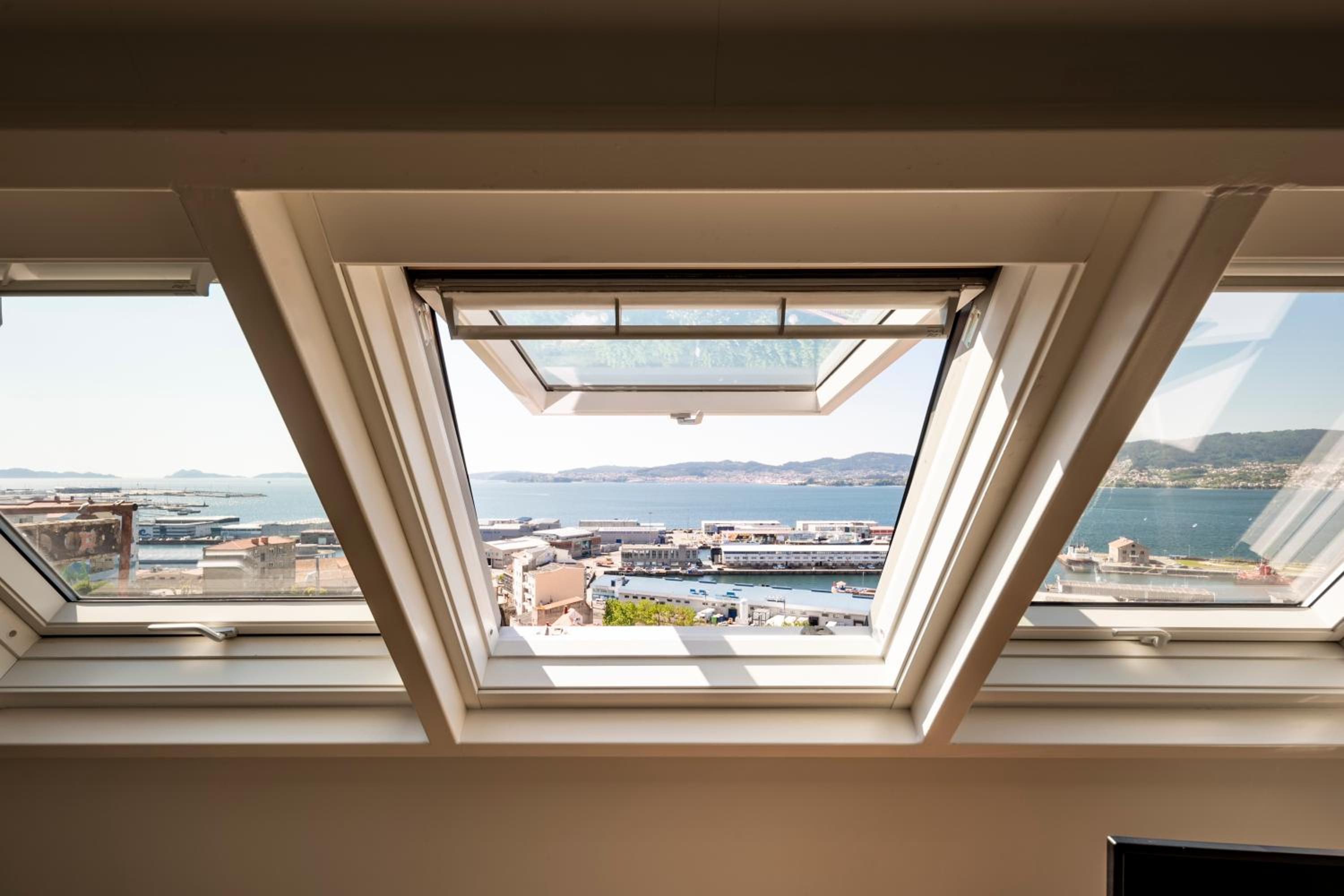 Bow Homes by Como en Casa view 2