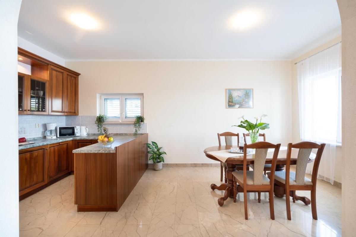 Holiday House Nova view 5