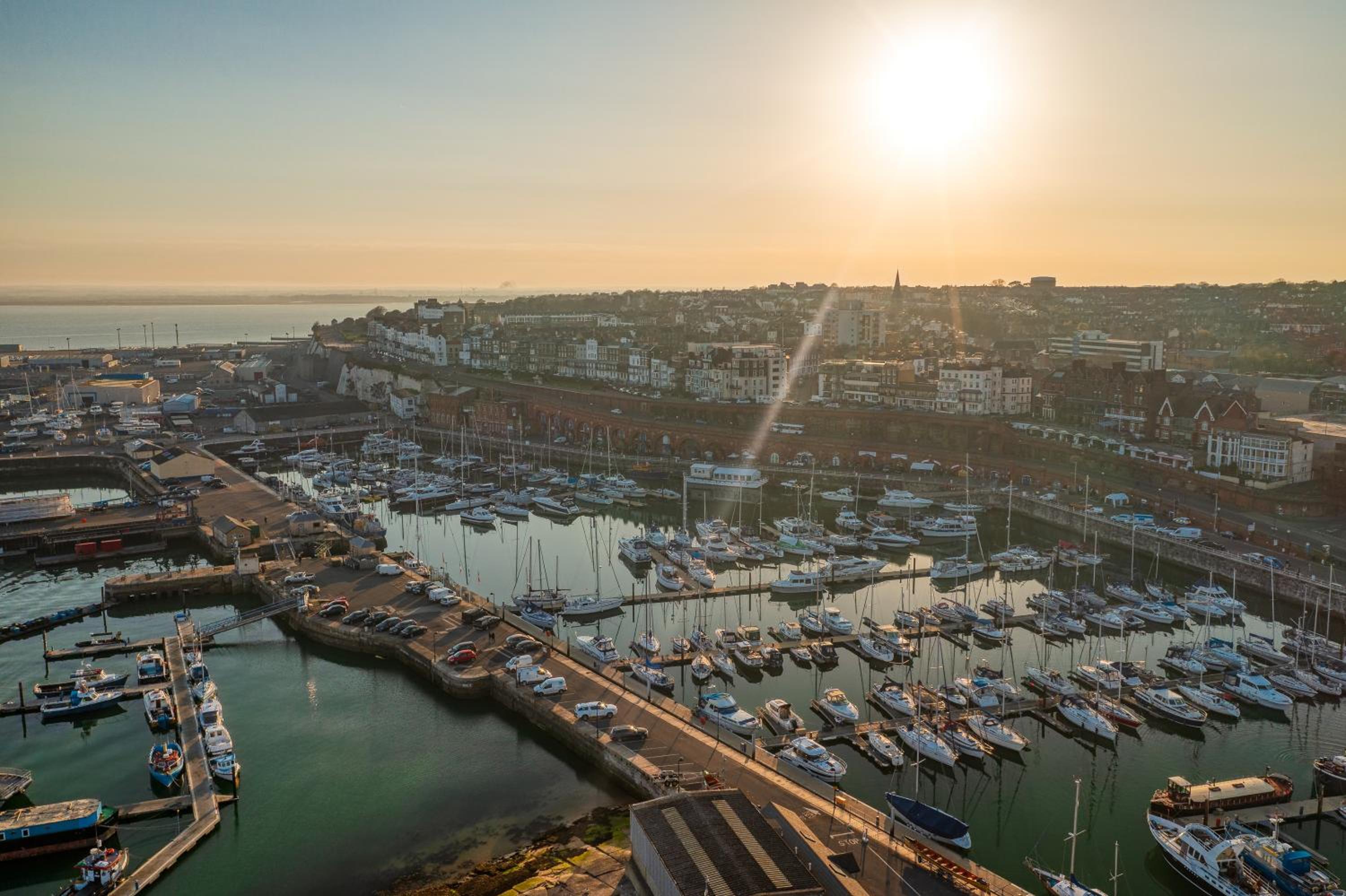 Ramsgate Vacations - Royal Harbour Retreat - Balcony, sea view property - Property Image 17