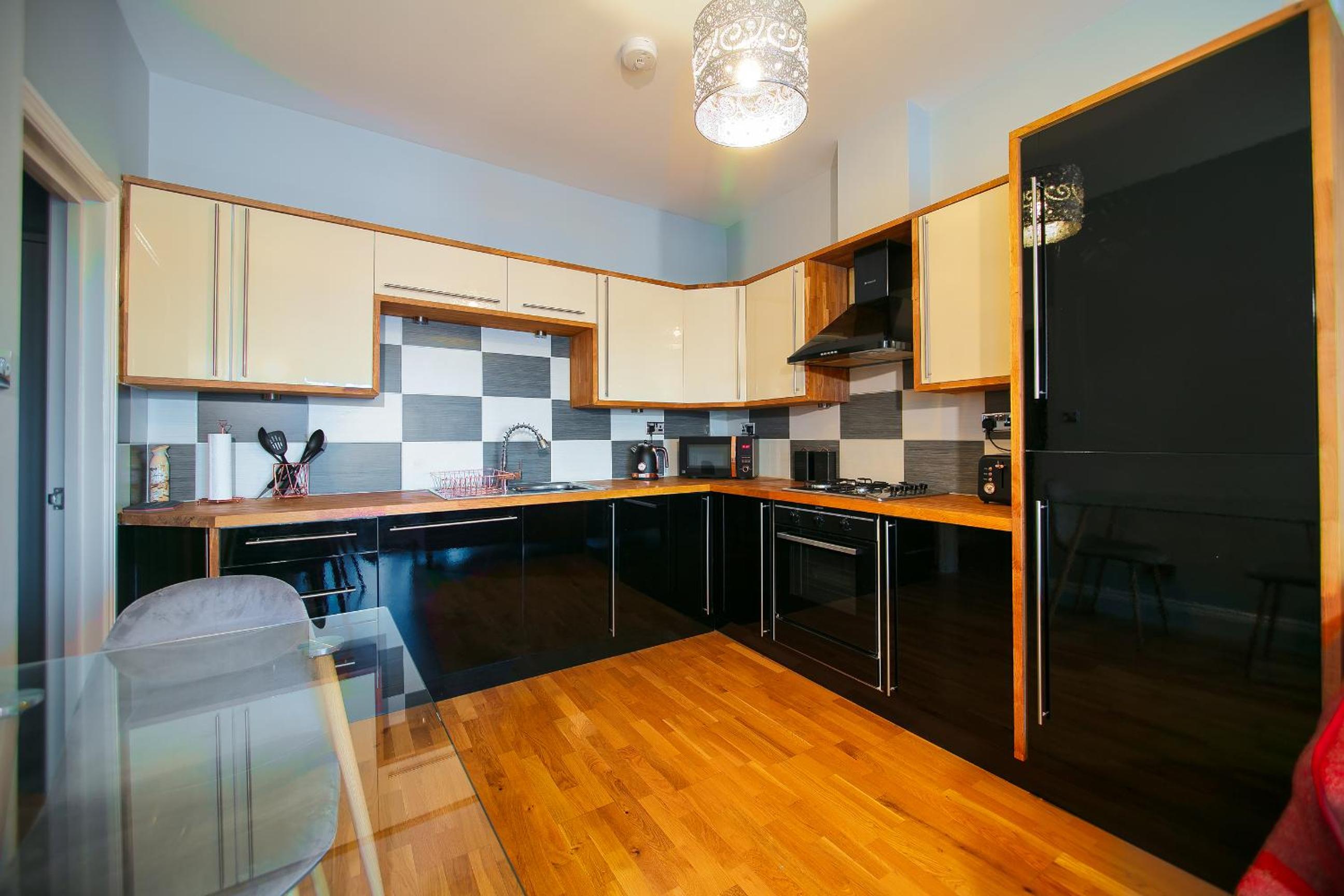 Ramsgate Vacations - Royal Harbour Retreat - Balcony, sea view property - Property Image 5