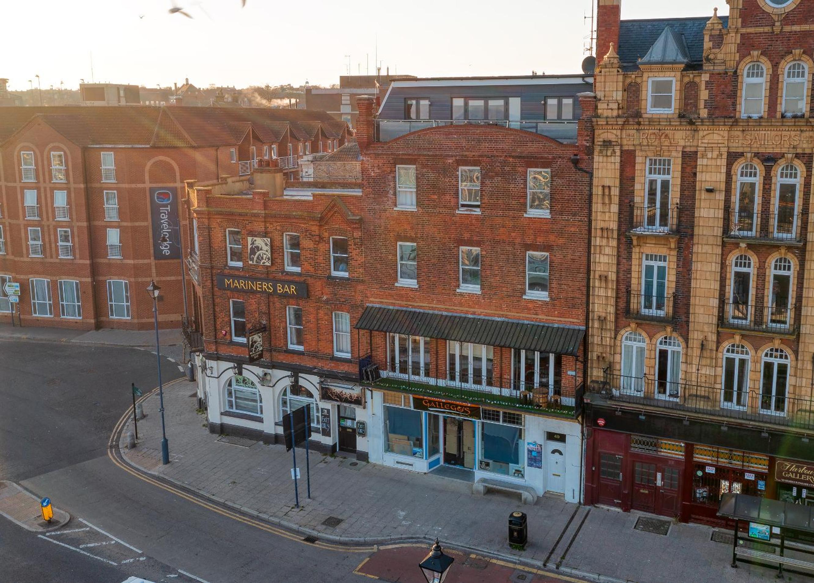 Ramsgate Vacations - Royal Harbour Retreat - Balcony, sea view property - Property Image 3