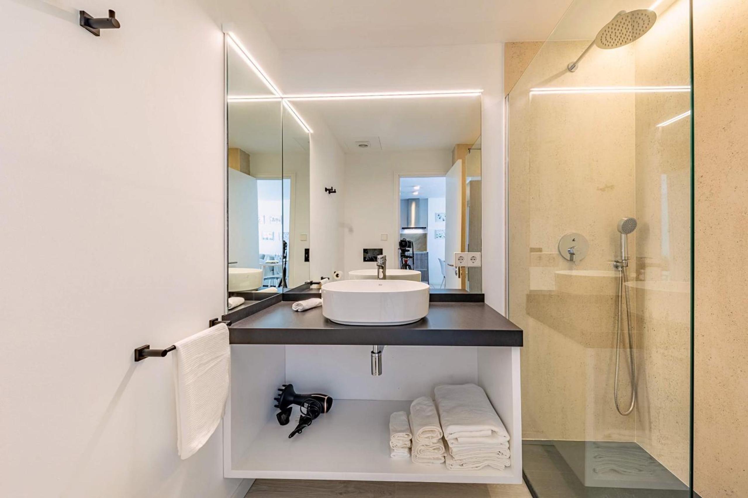 Beachfront Apartment Sivella Mar by Sealand Villas