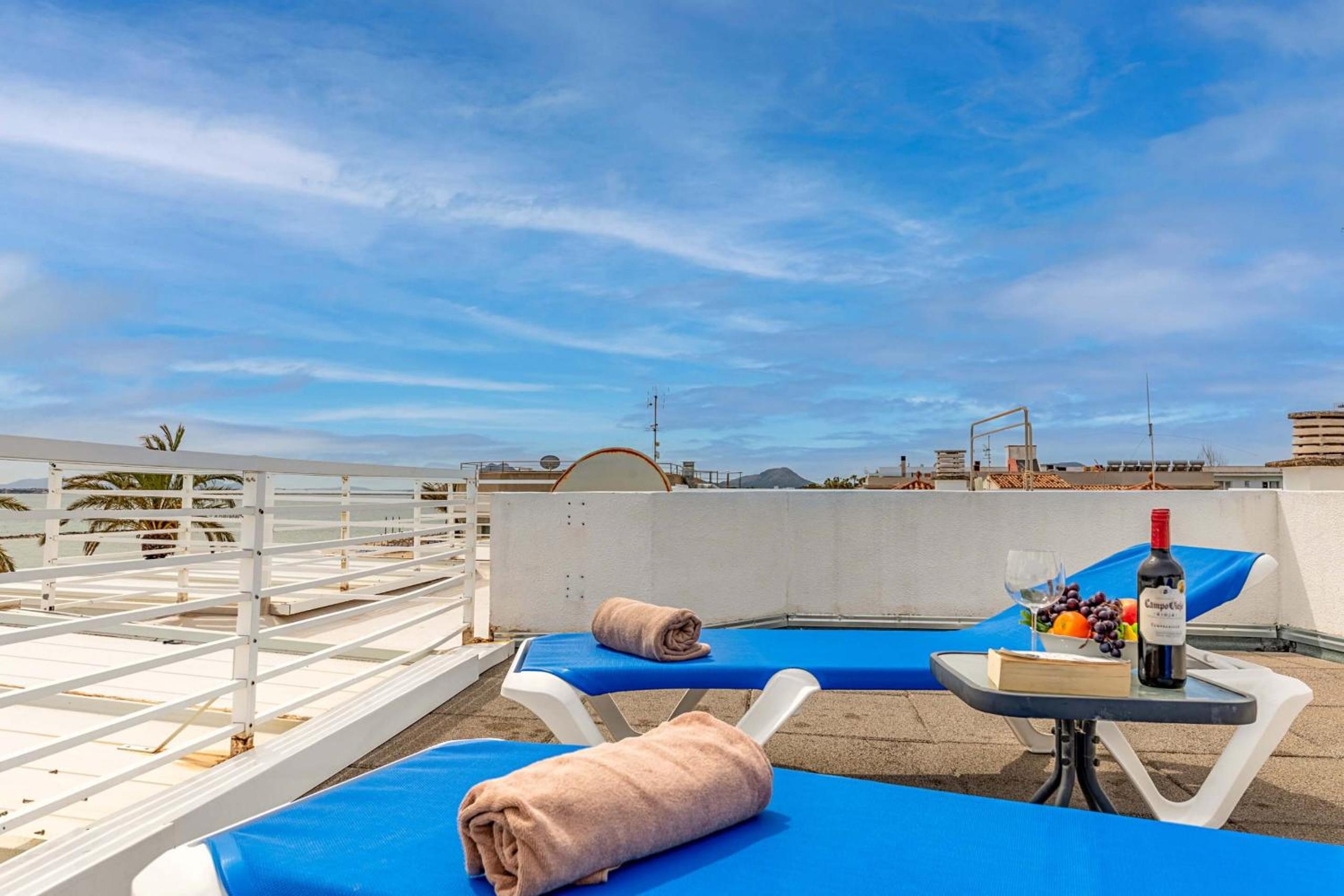 Beachfront Apartment Sivella Mar by Sealand Villas