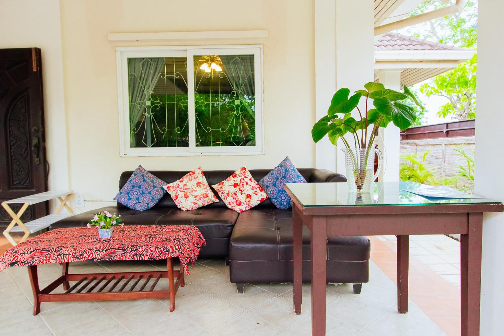 PRIVATE RESIDENCE HOSTED by Sasithorn view 5